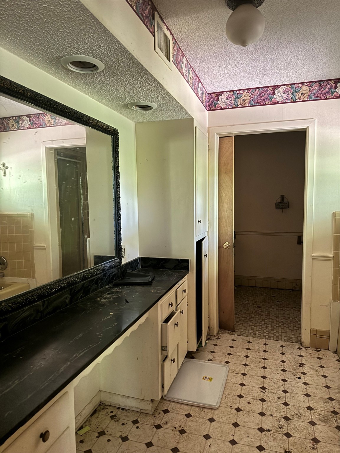 270, 290 Ma County Road 3242