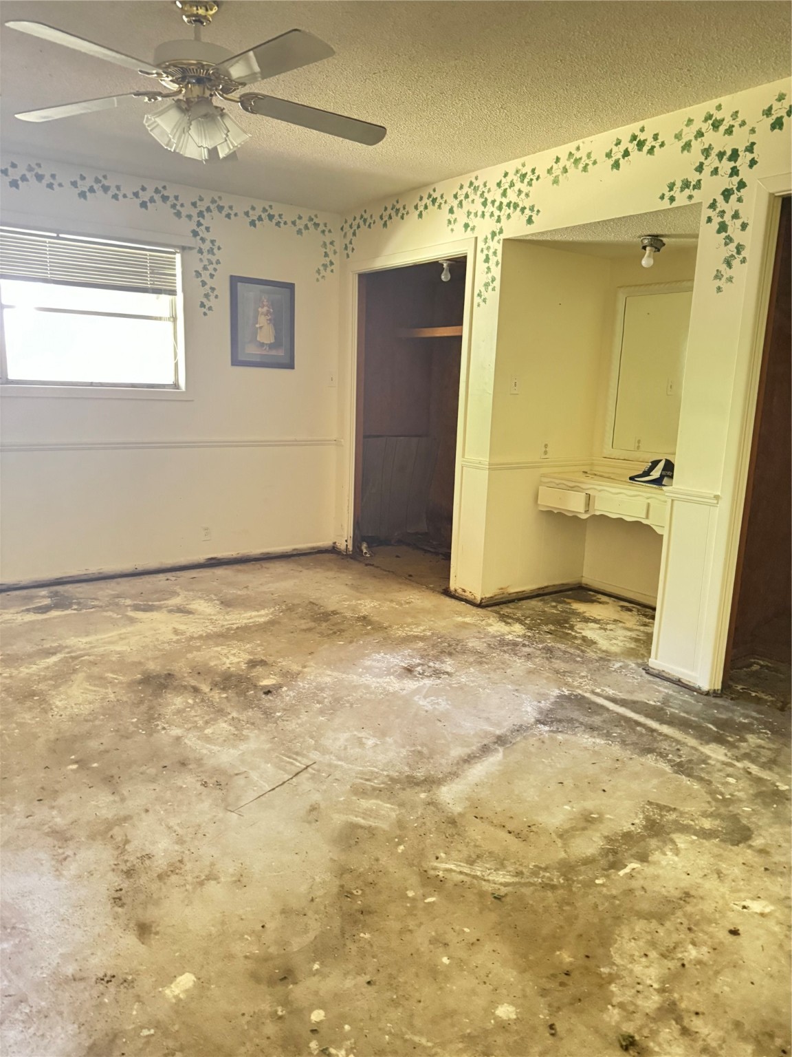 270, 290 Ma County Road 3242