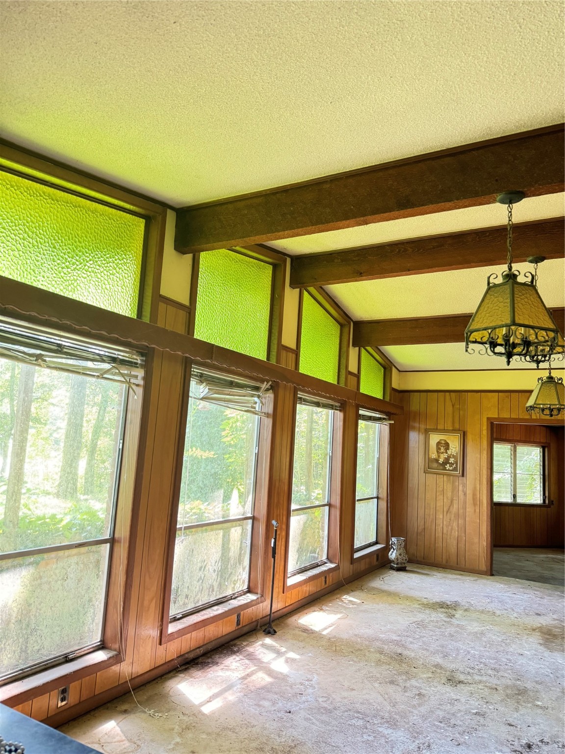 270, 290 Ma County Road 3242