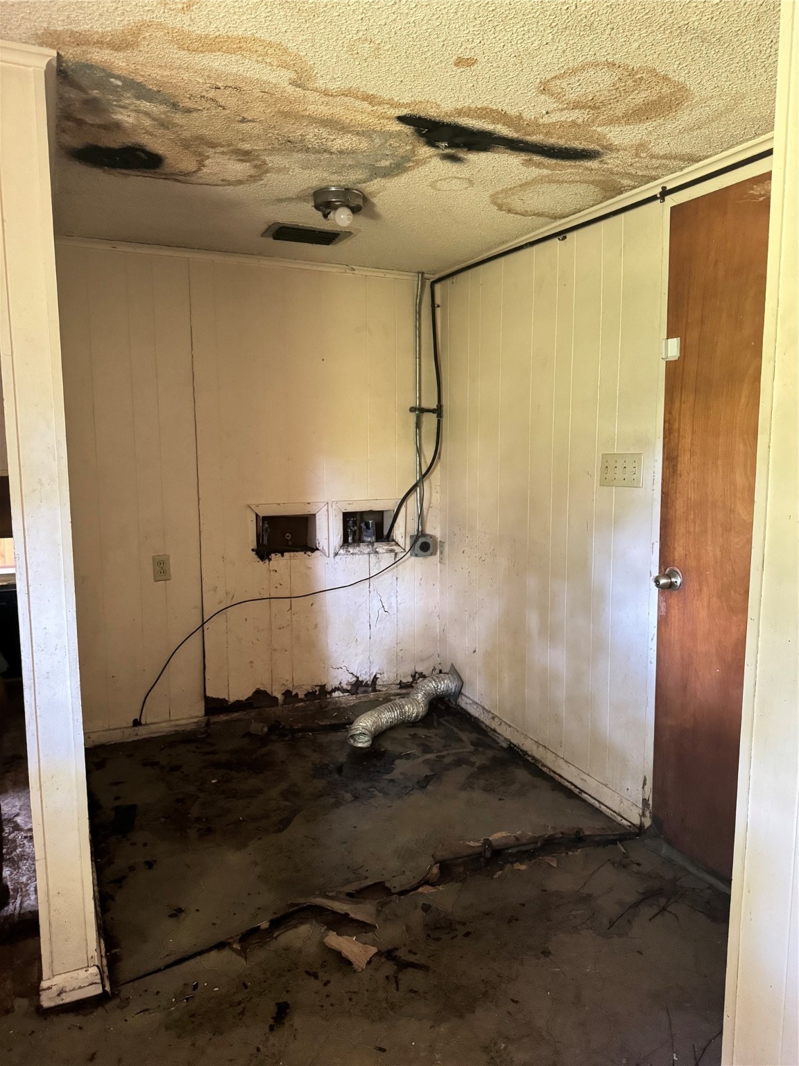 270, 290 Ma County Road 3242