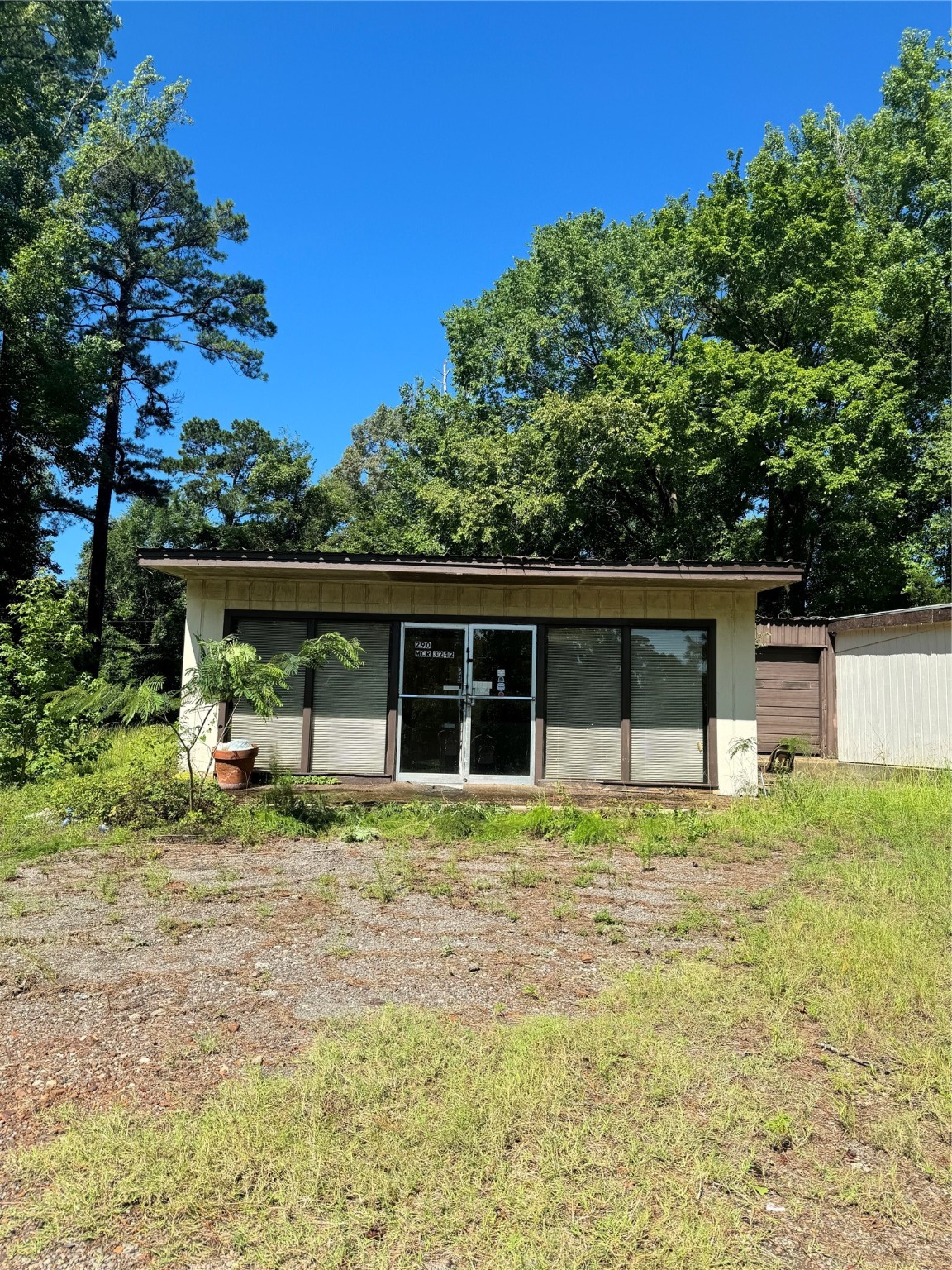 270, 290 Ma County Road 3242