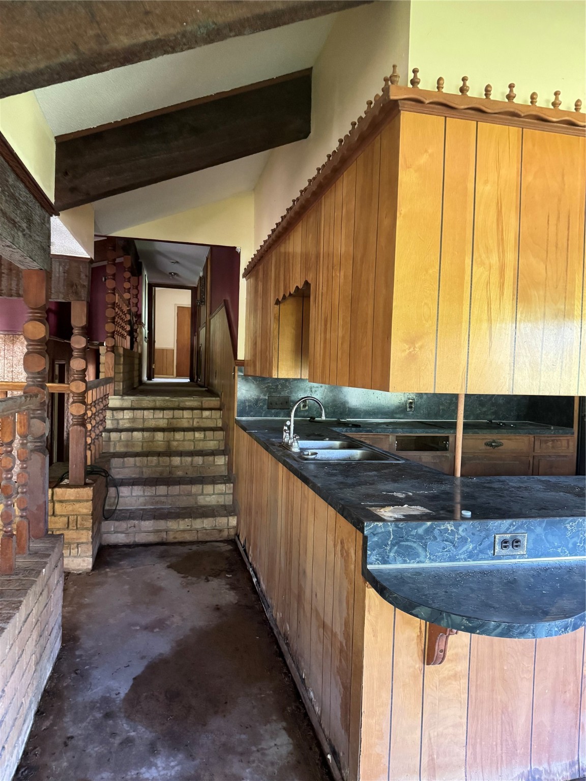 270, 290 Ma County Road 3242