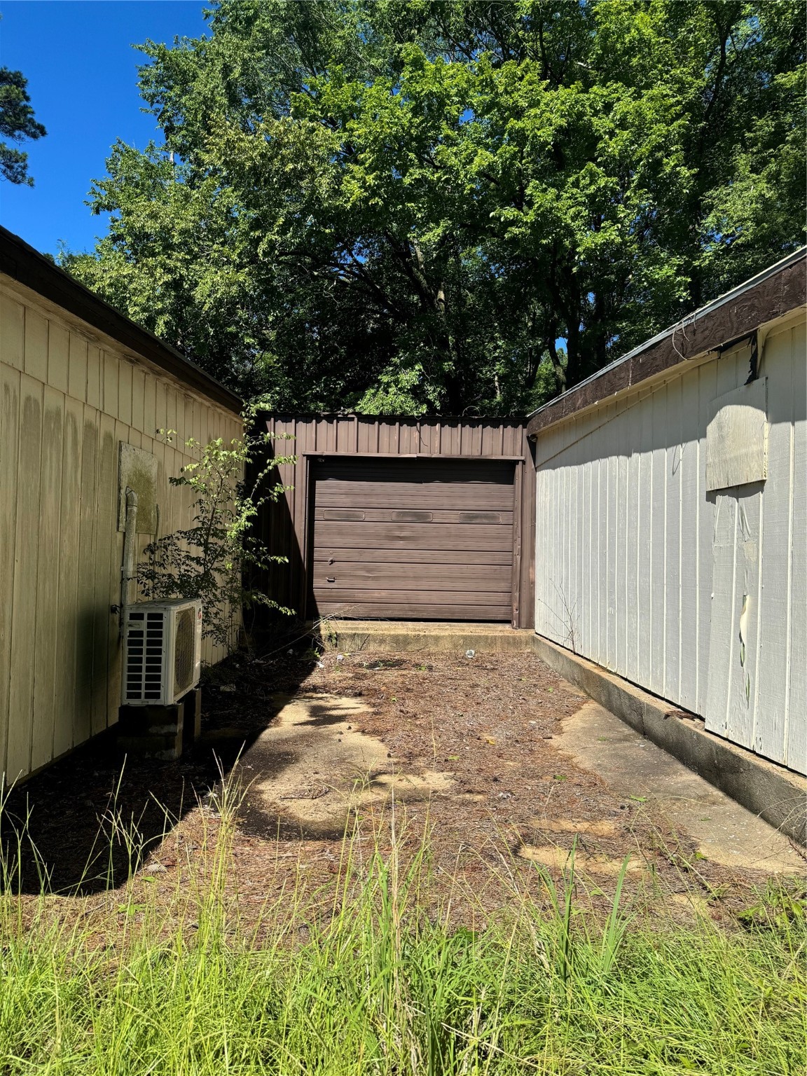 270, 290 Ma County Road 3242