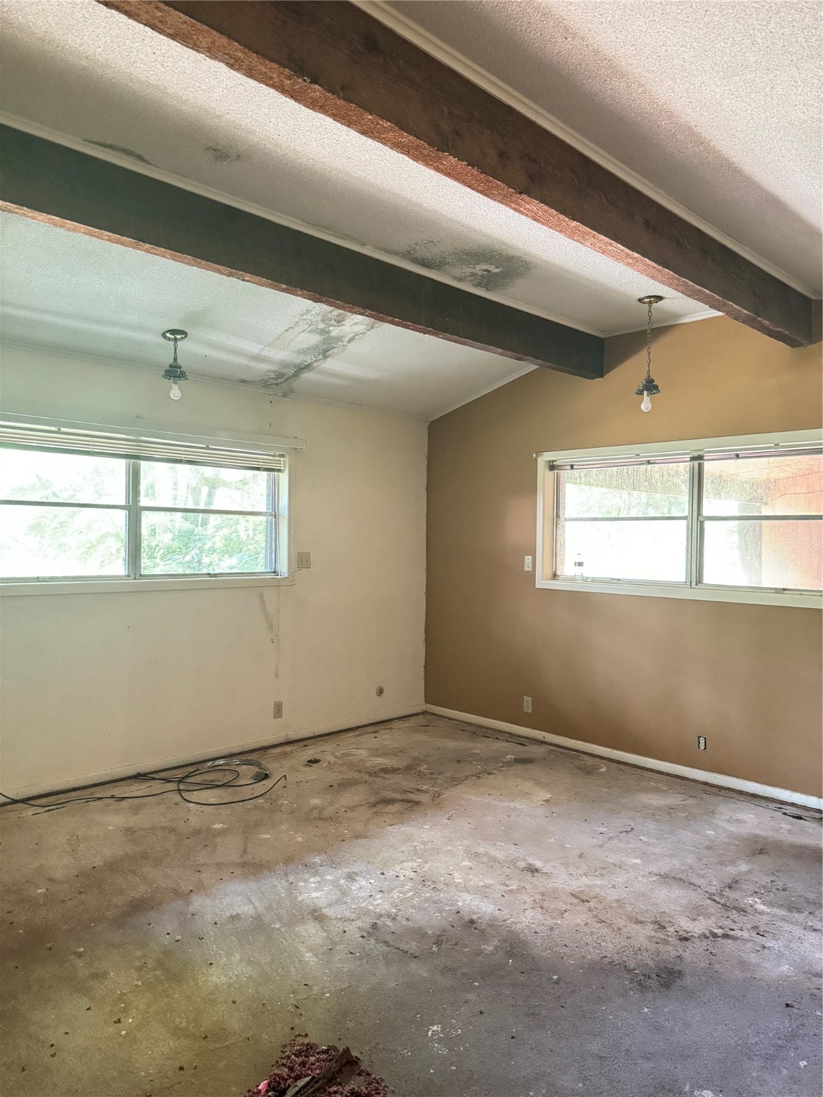 270, 290 Ma County Road 3242