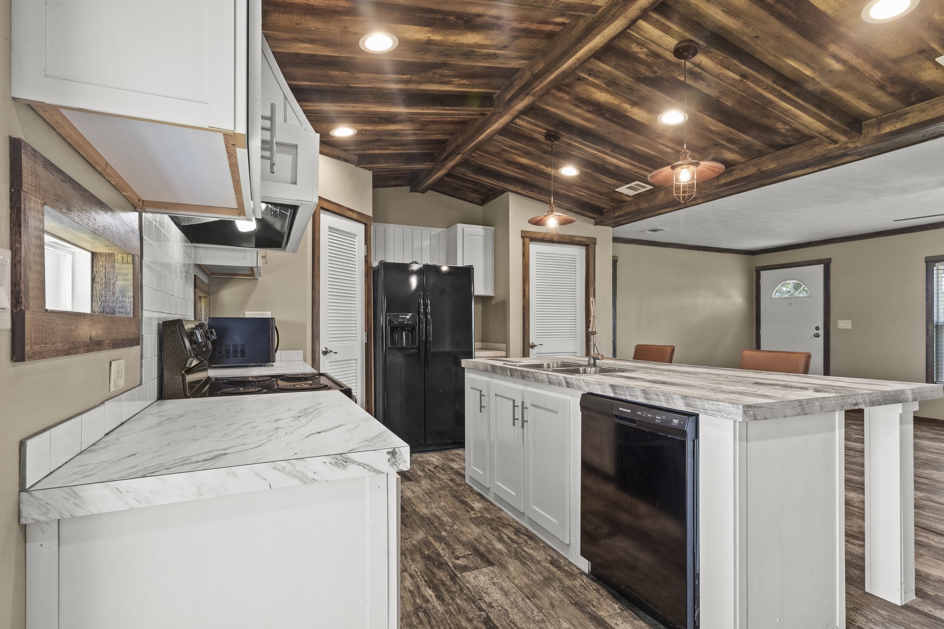 1183 County Road 4260