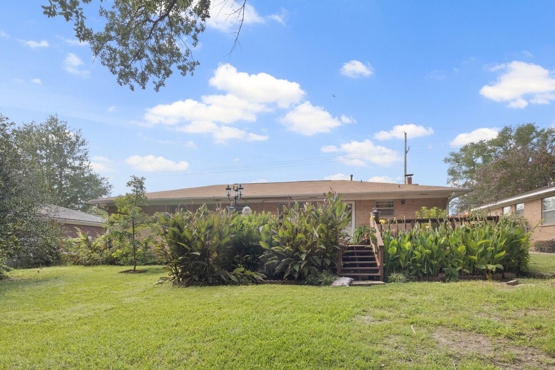 307 E Magnolia Drive