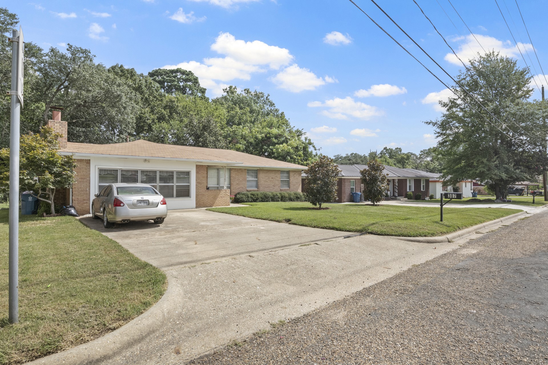 307 E Magnolia Drive