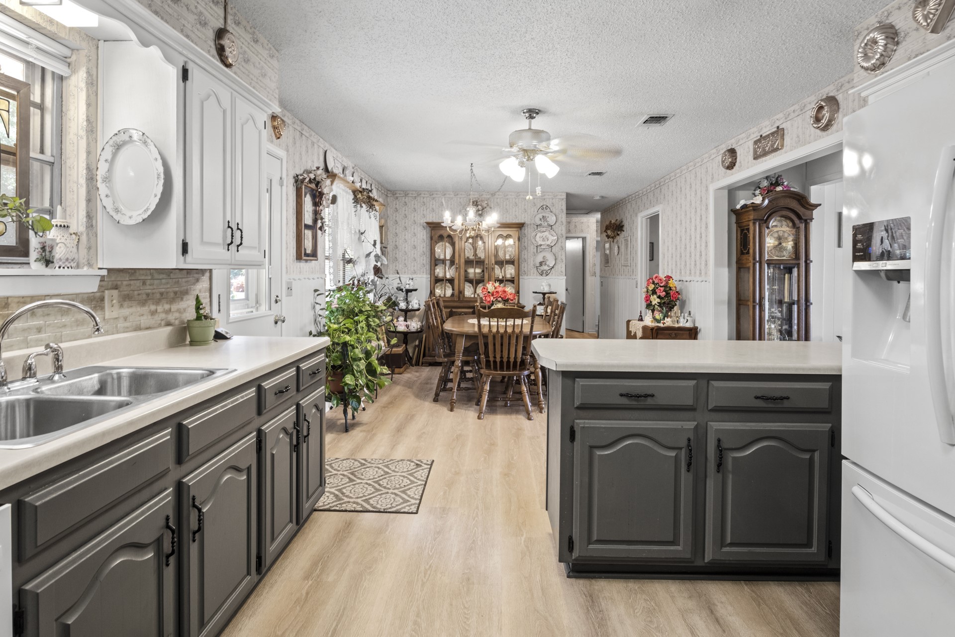 307 E Magnolia Drive