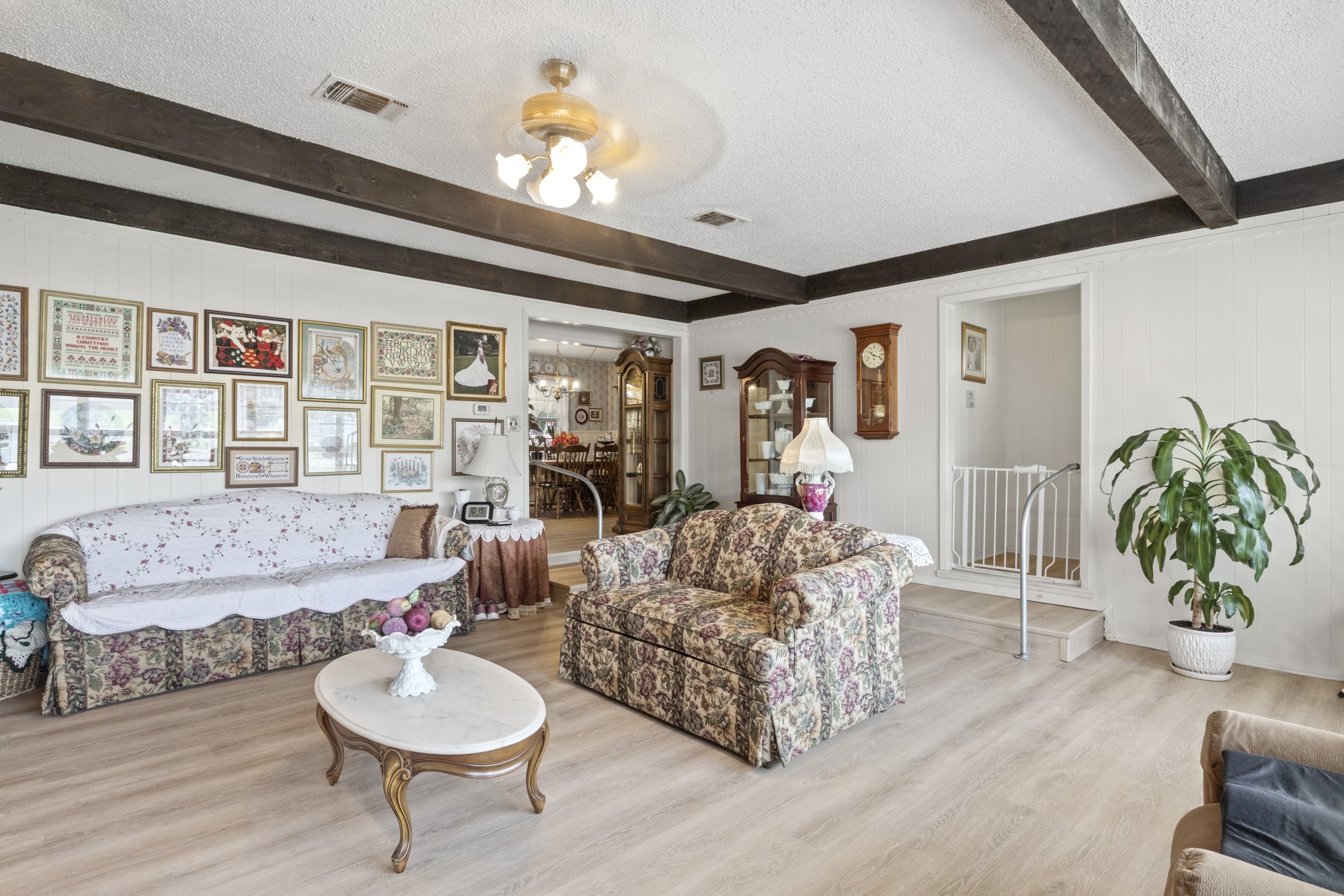 307 E Magnolia Drive