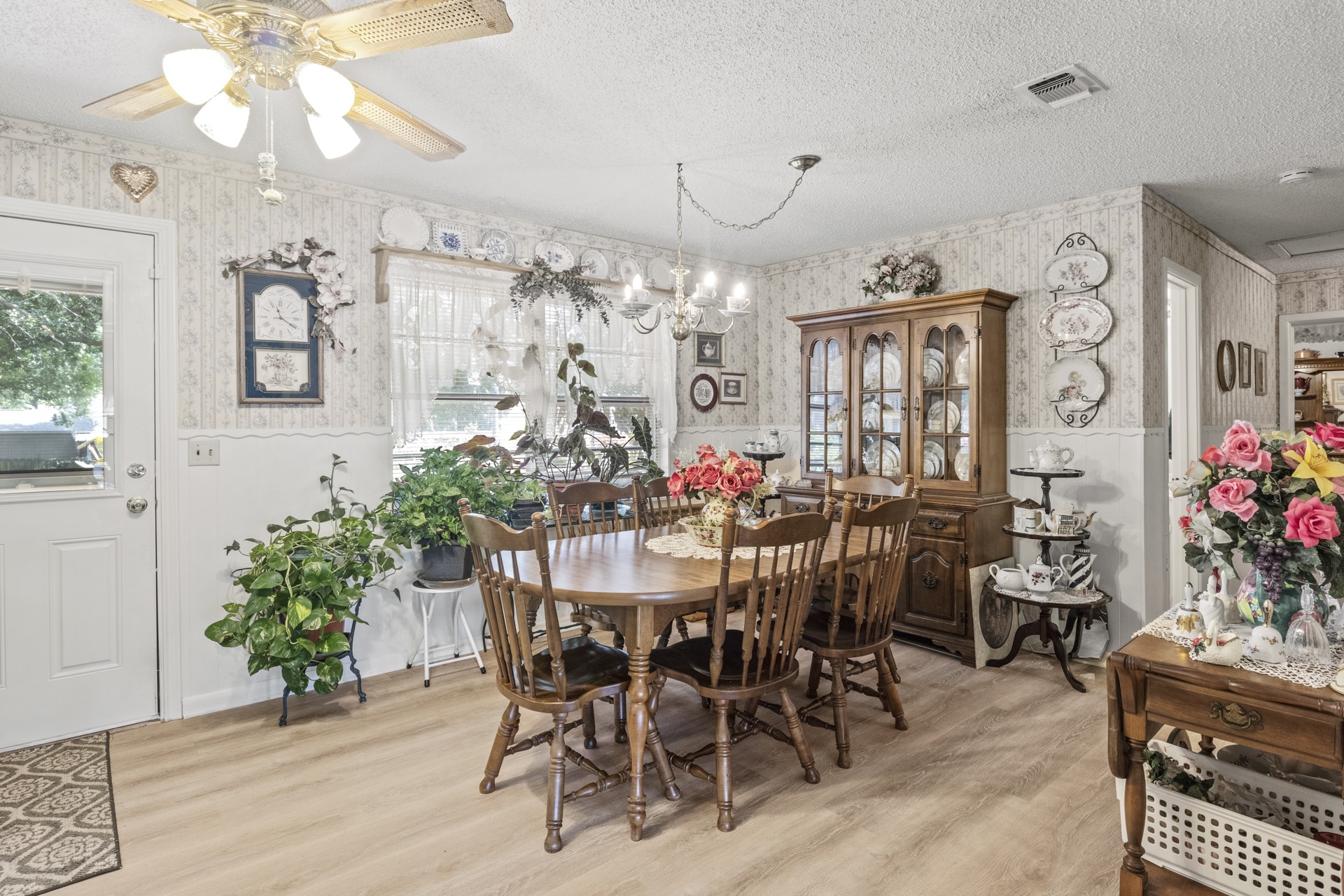 307 E Magnolia Drive