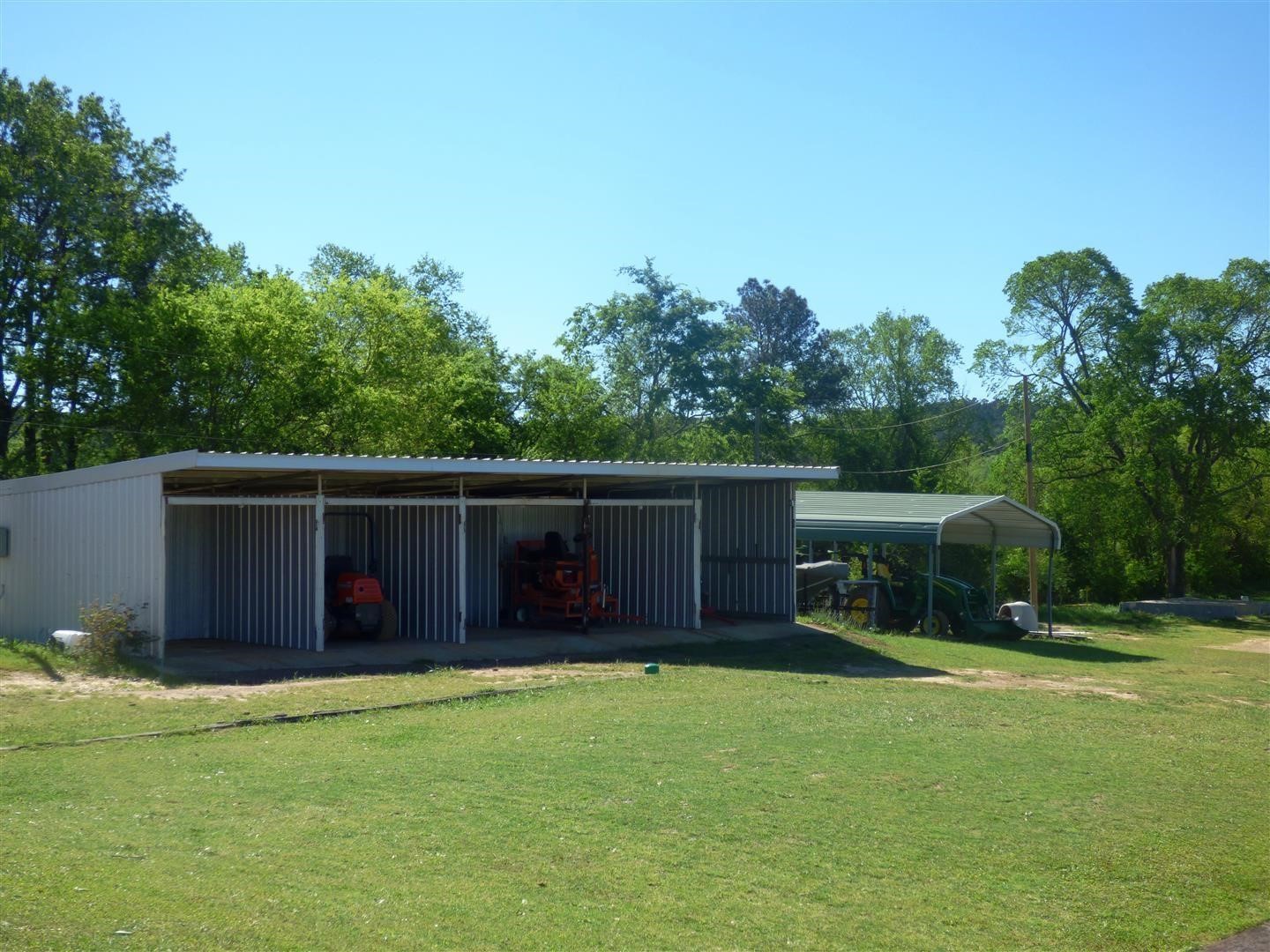 98 County Road 2100