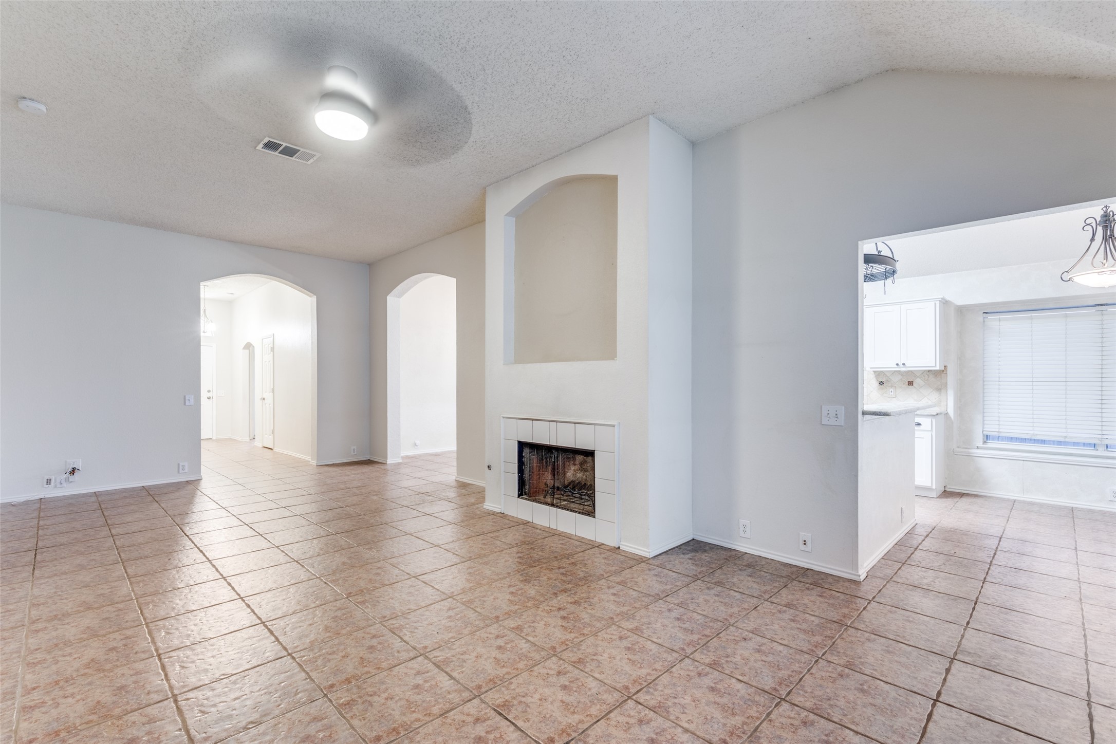 1112 HIGHLAND STATION Drive