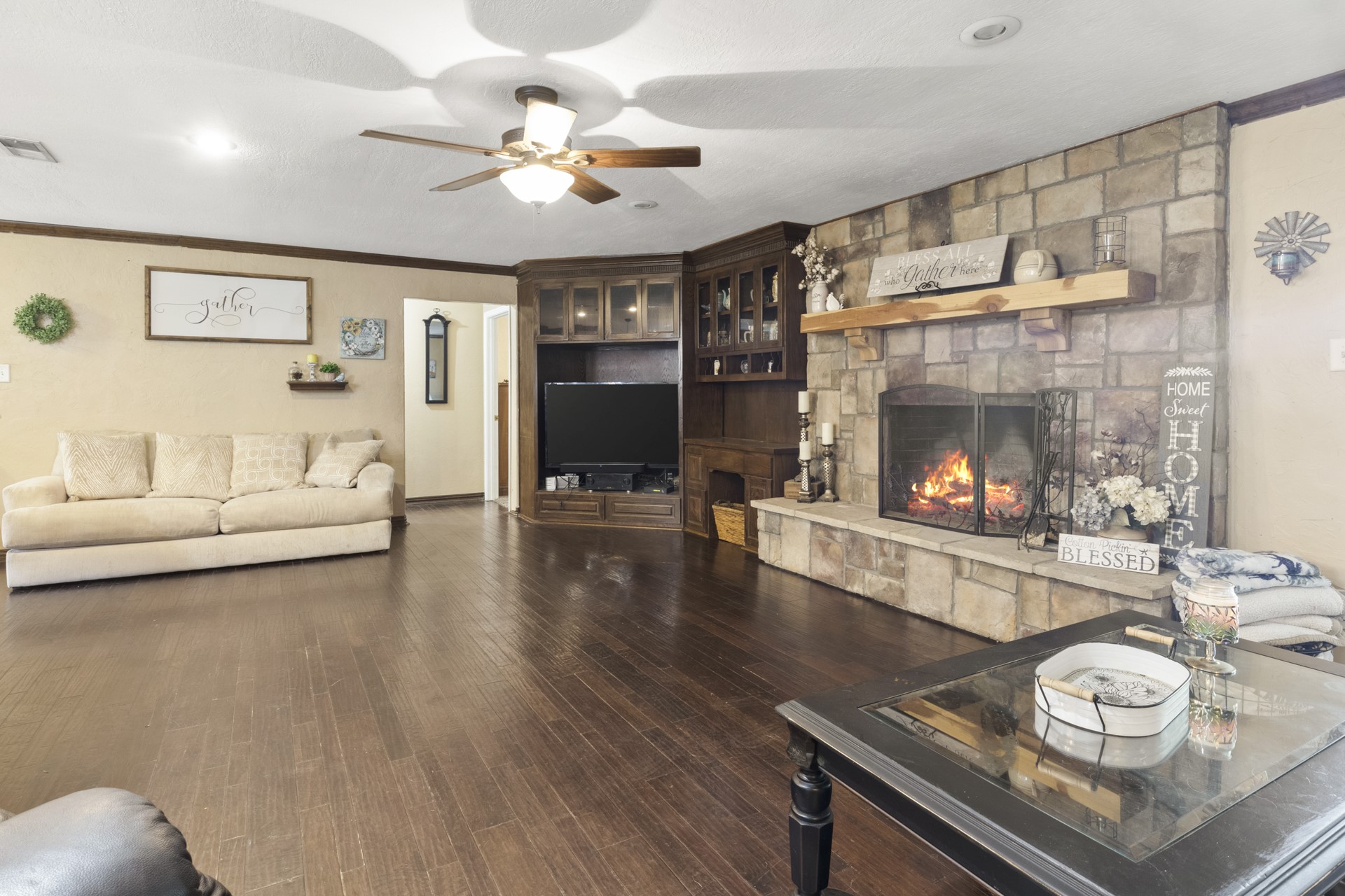 305 Country Club Lane