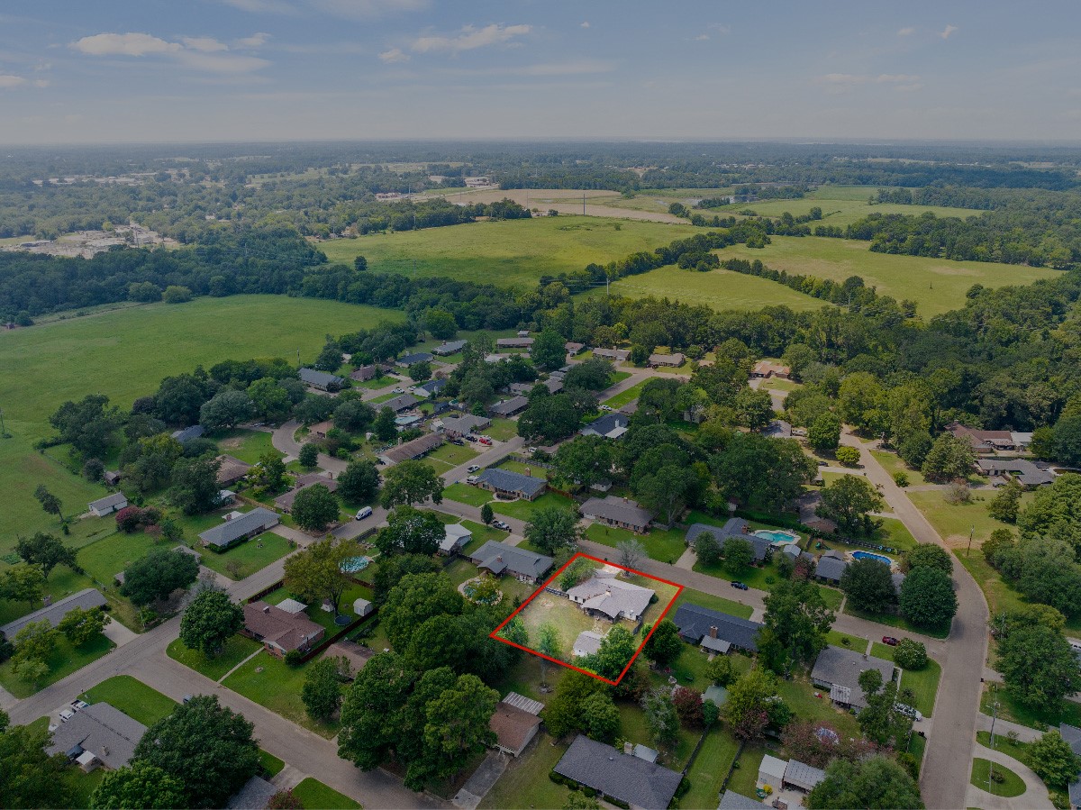 305 Country Club Lane