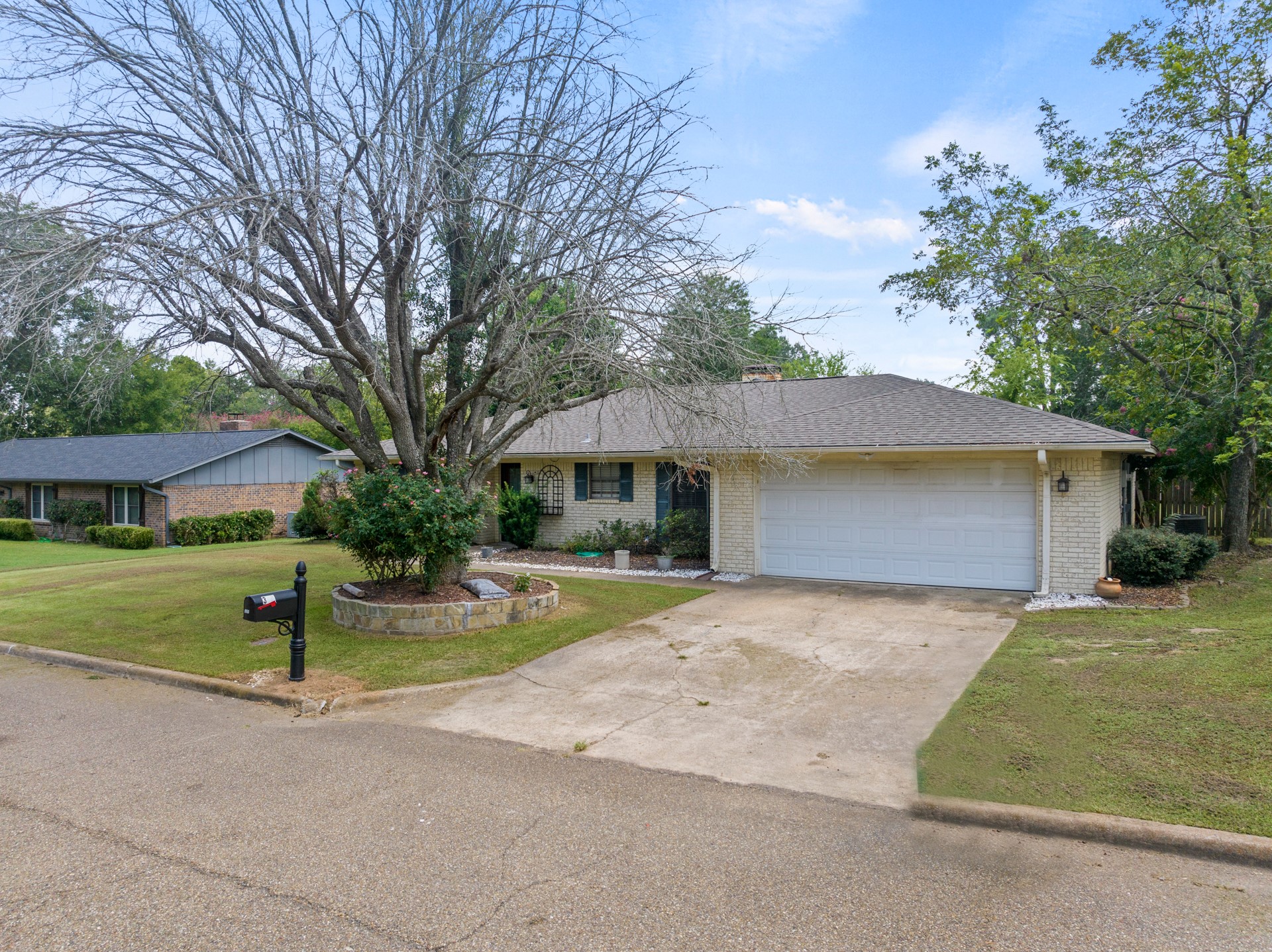 305 Country Club Lane