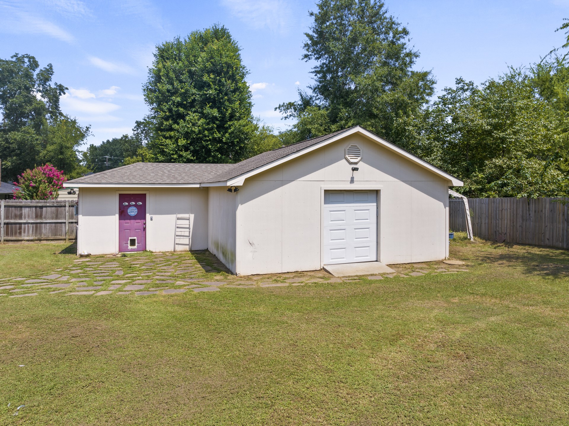 305 Country Club Lane