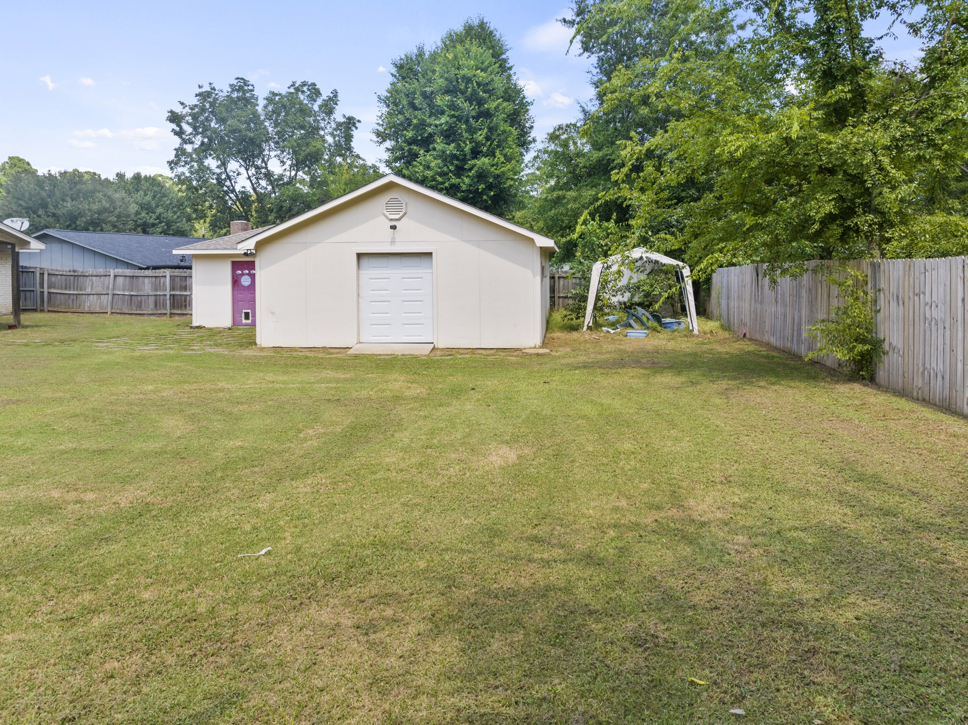 305 Country Club Lane