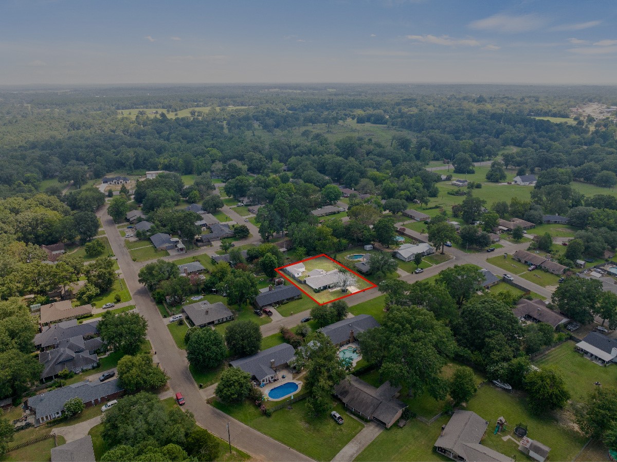 305 Country Club Lane