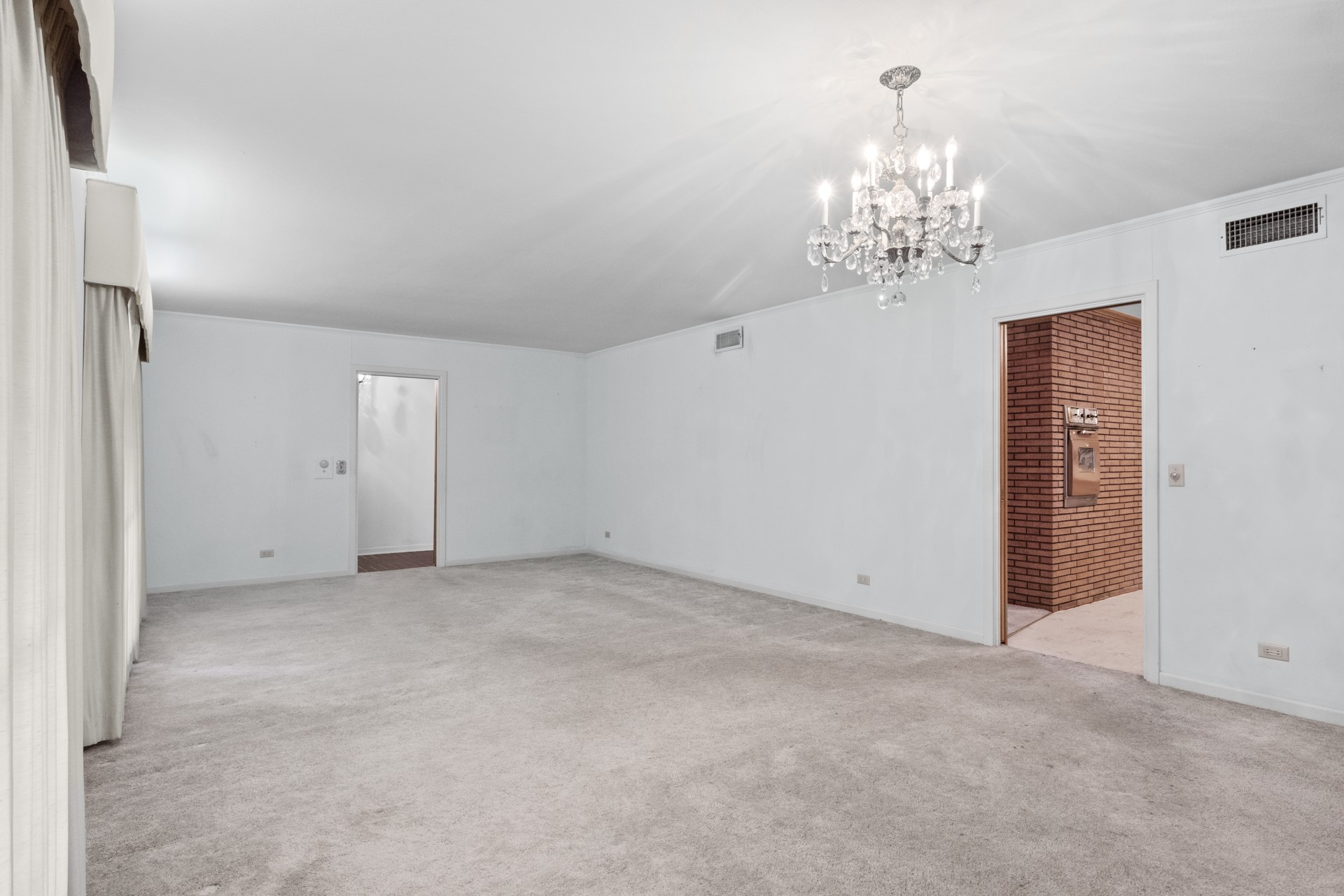 704 W 7th Street