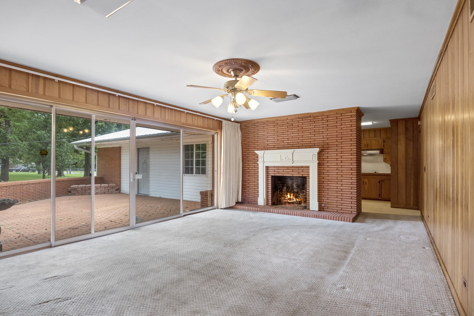 704 W 7th Street
