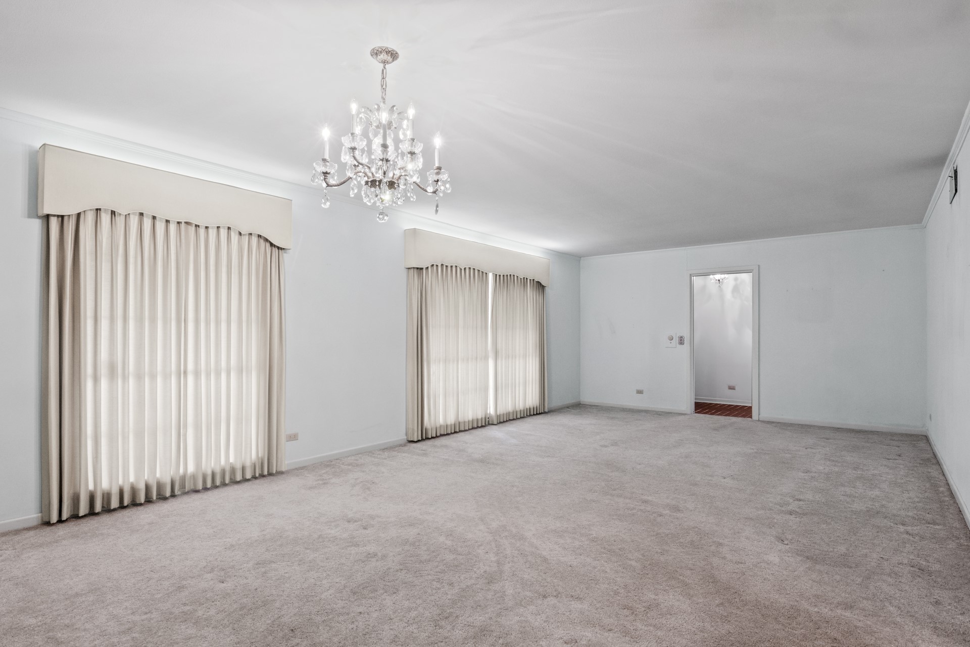 704 W 7th Street