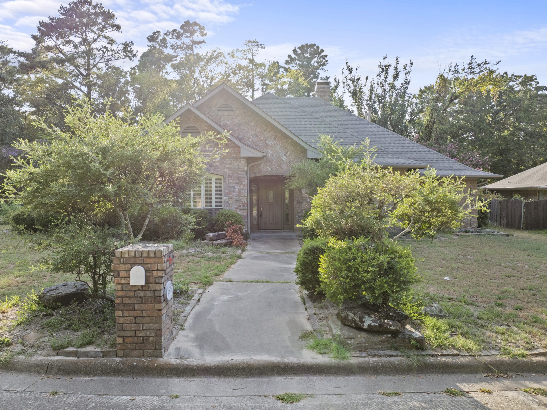 4503 Lakeside Drive