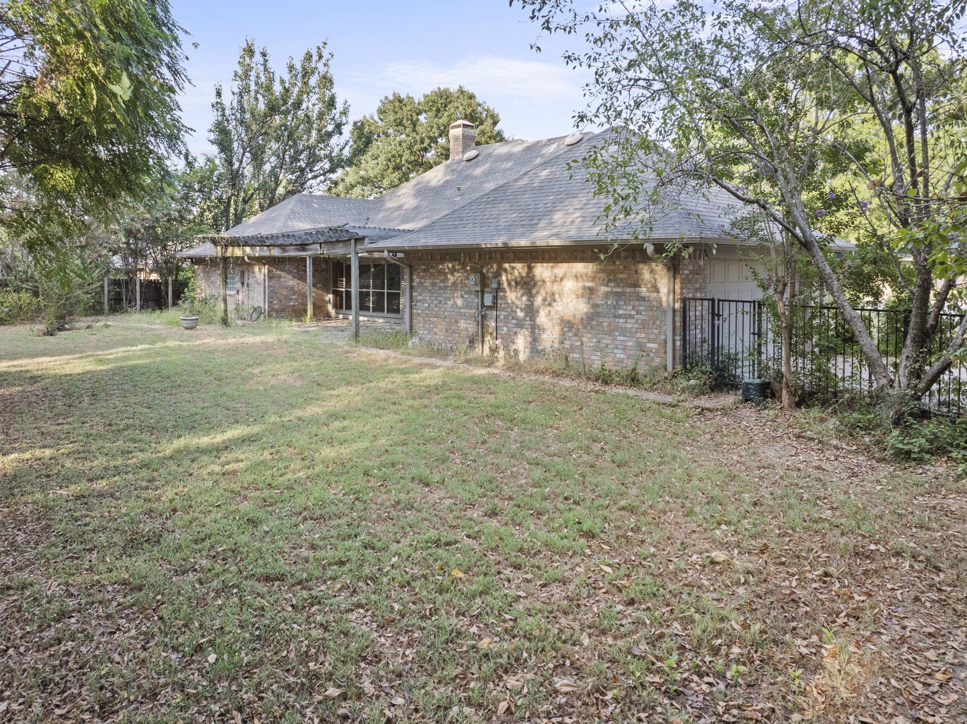4503 Lakeside Drive