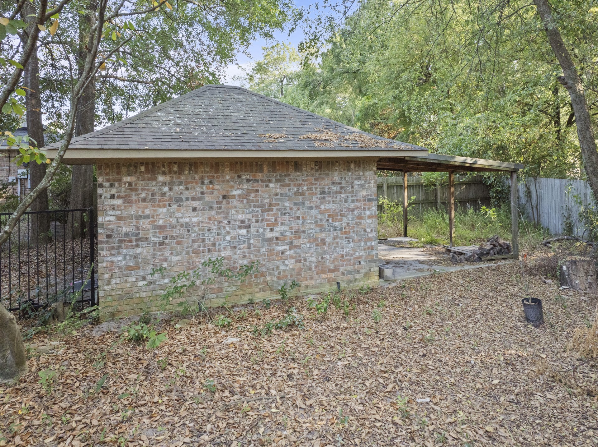 4503 Lakeside Drive