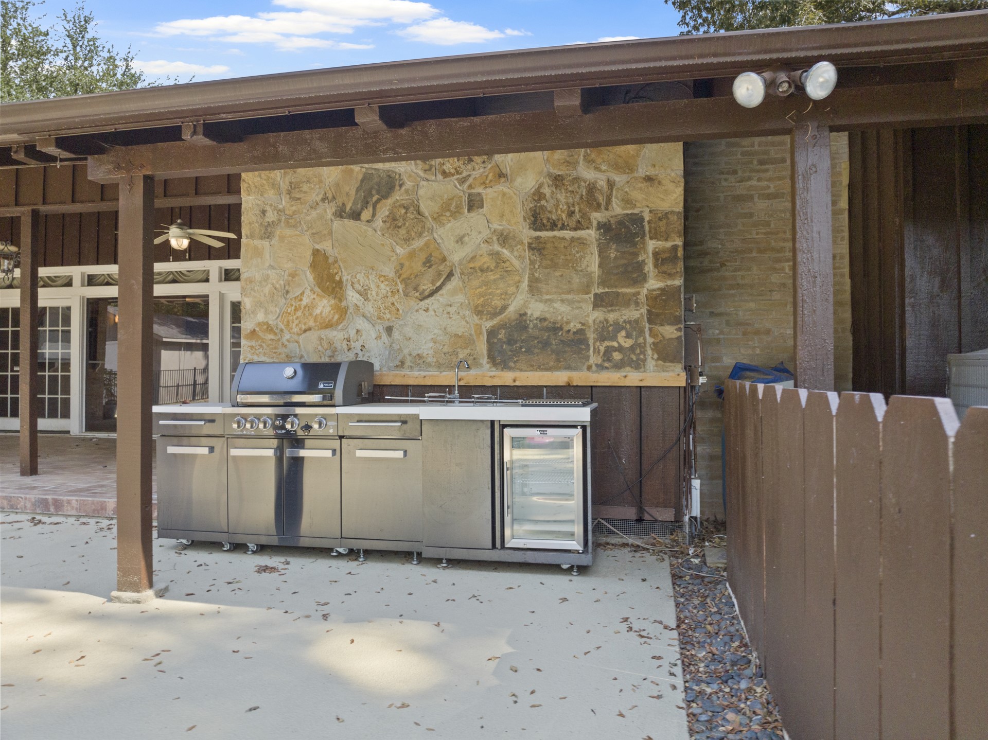 609 Daingerfield Street