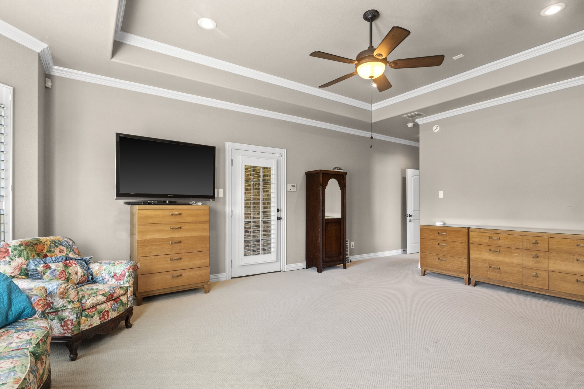 136 Private Road 54166