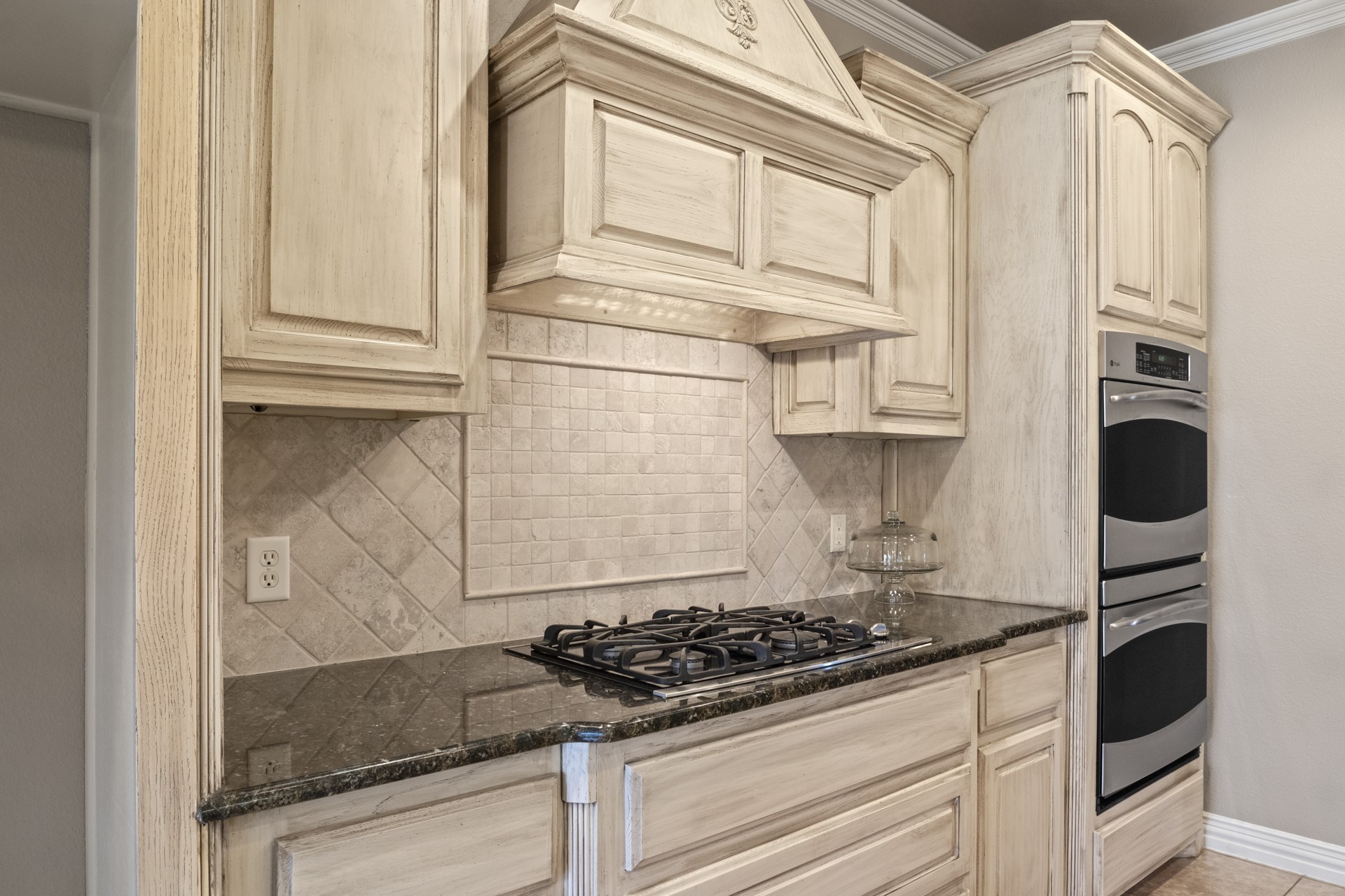 136 Private Road 54166
