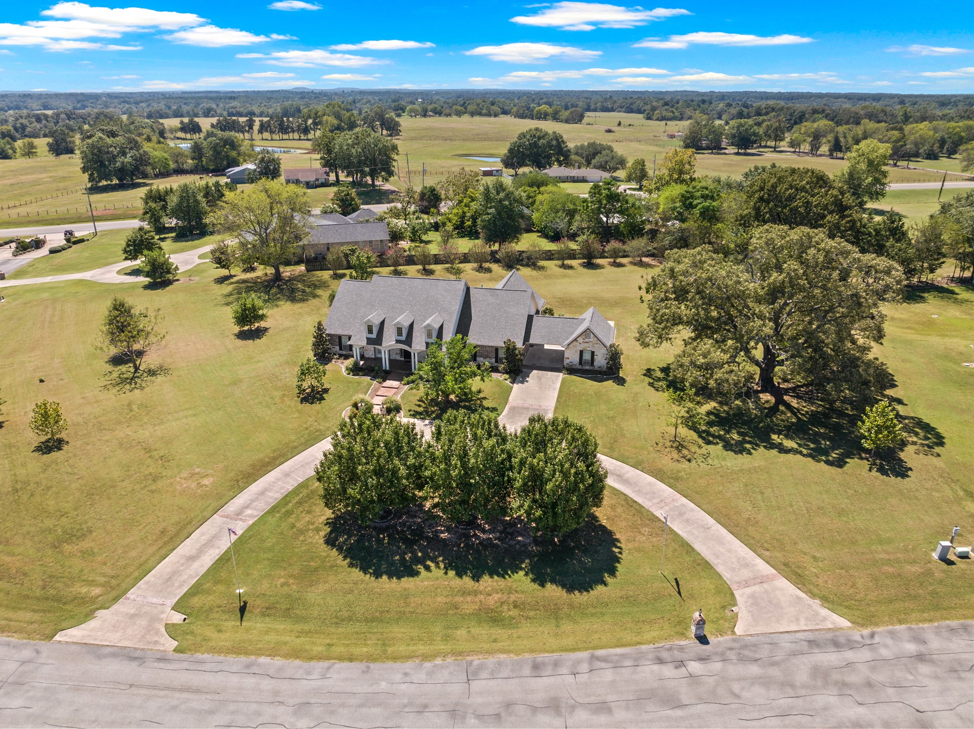 136 Private Road 54166
