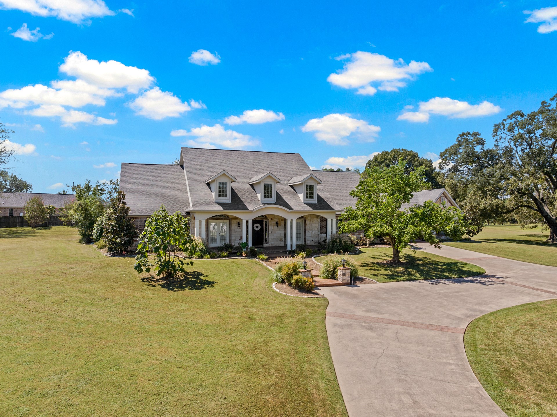 136 Private Road 54166