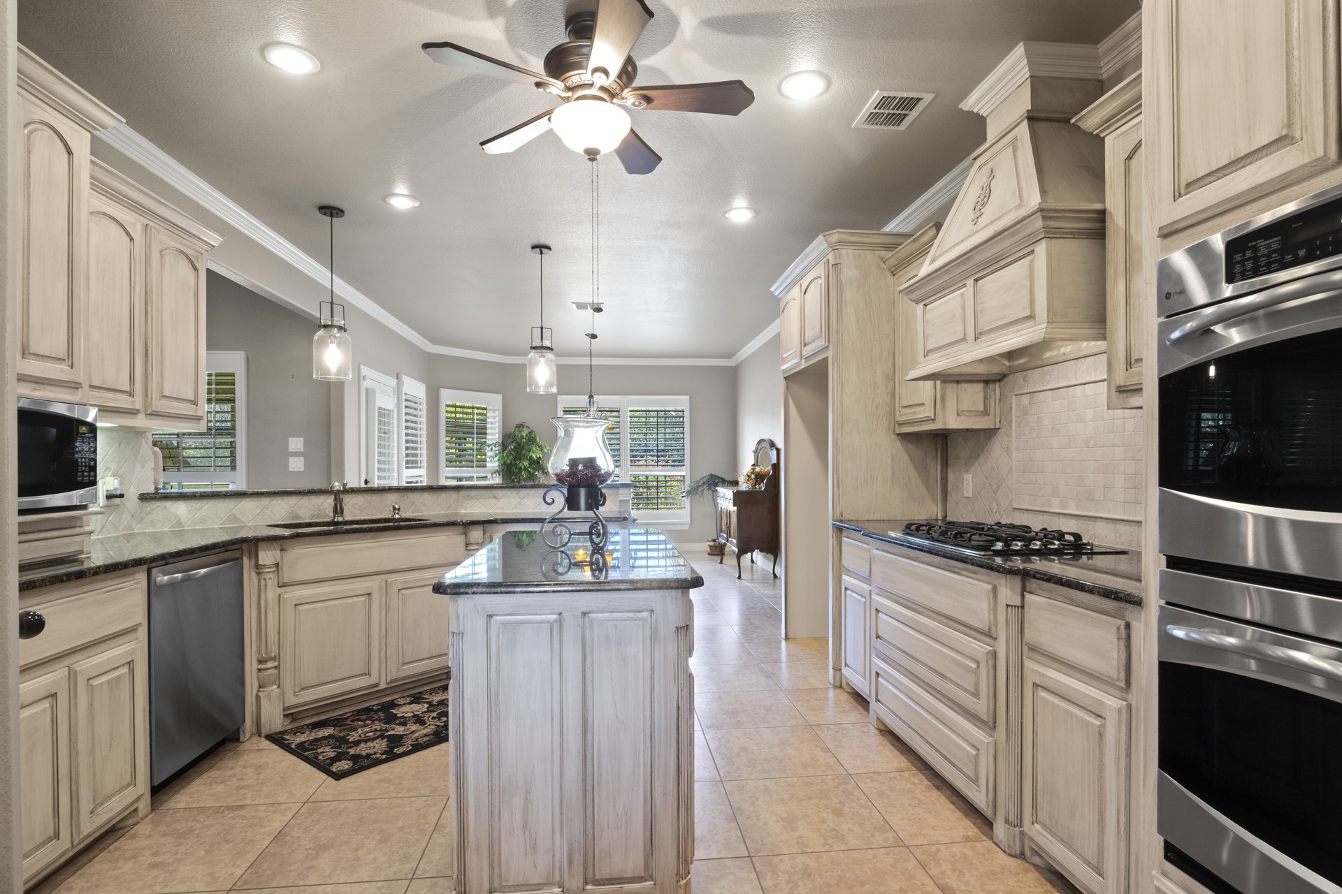 136 Private Road 54166