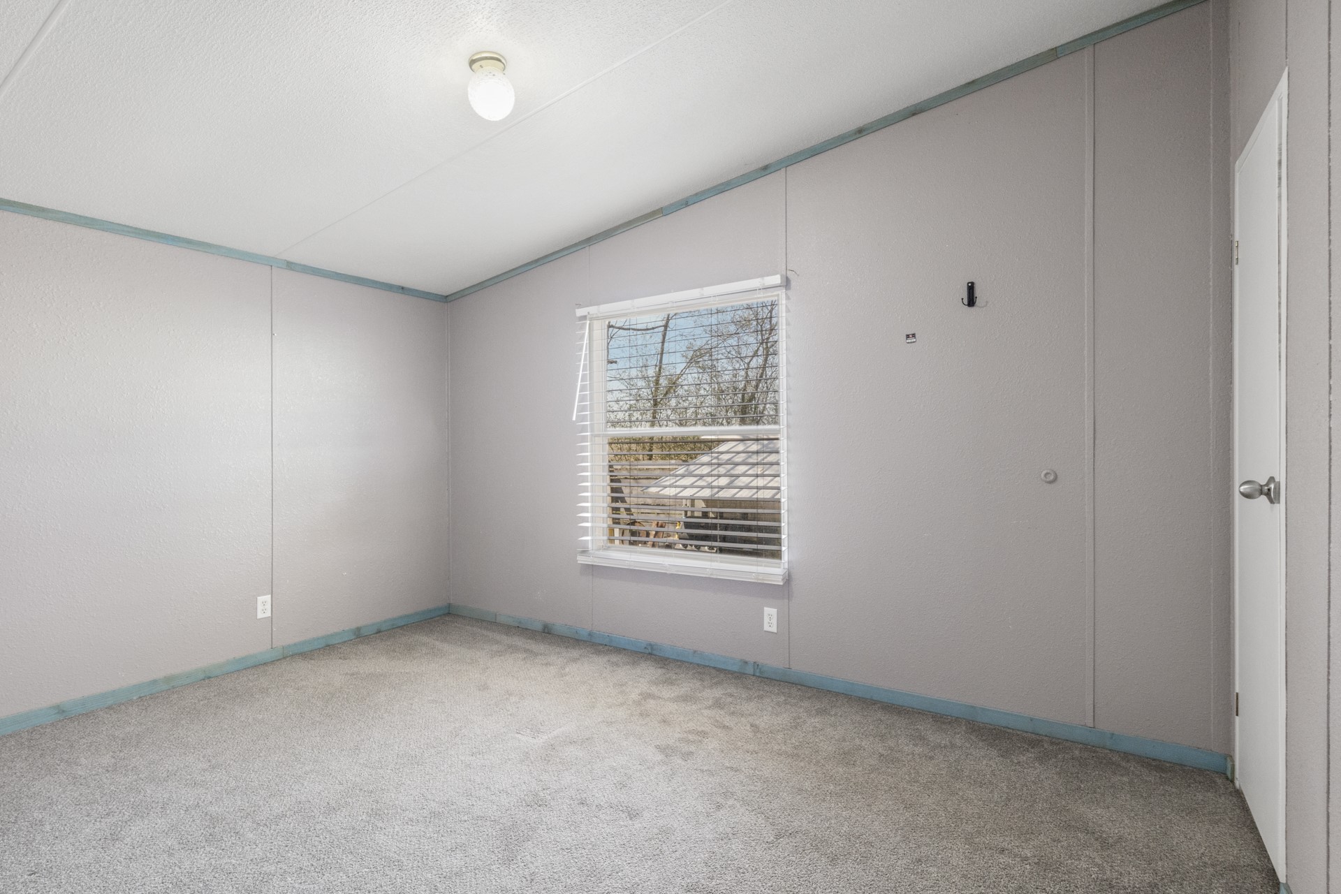112 Meadow Lane