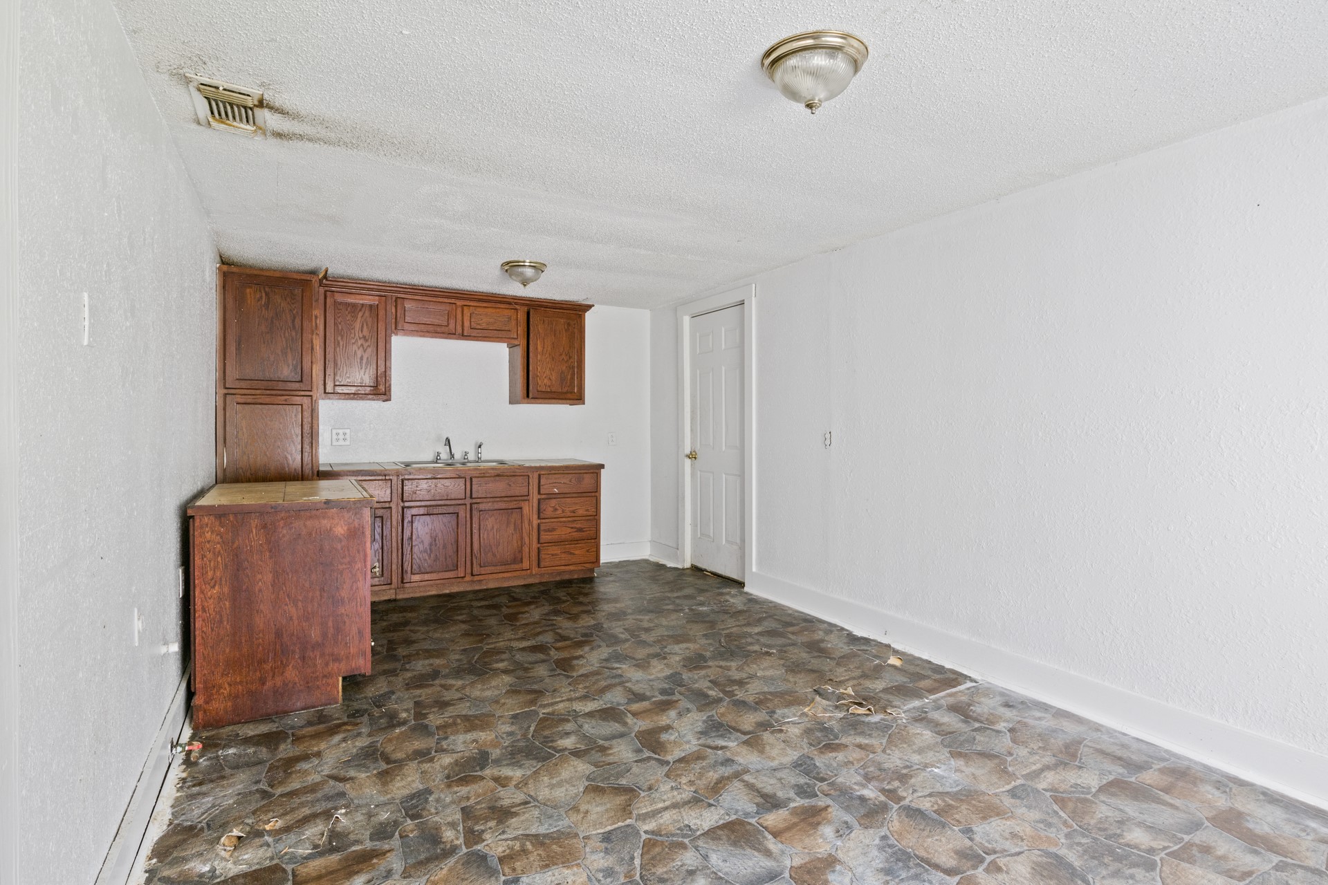 212 Cottonbelt
