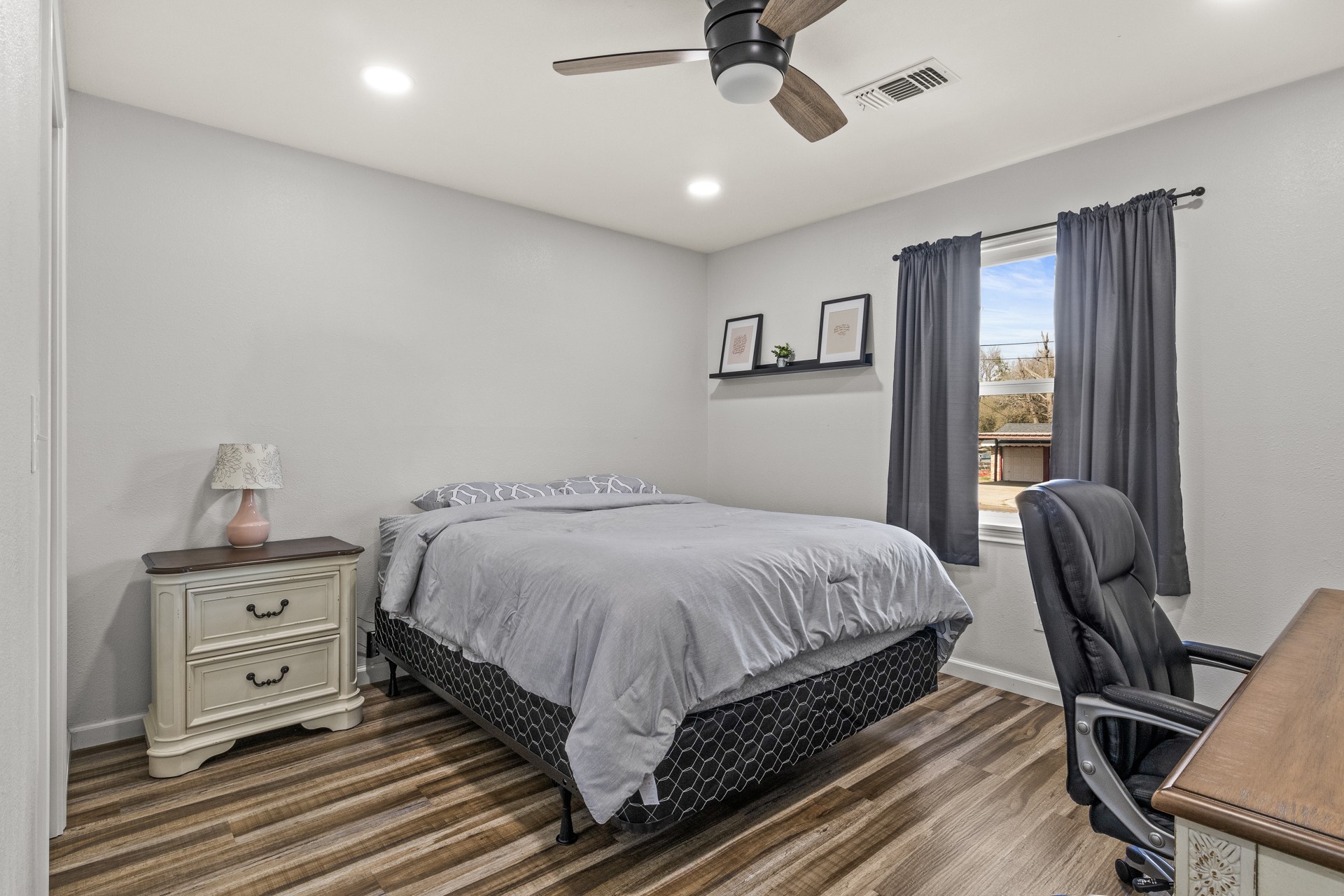 402 E Magnolia Drive