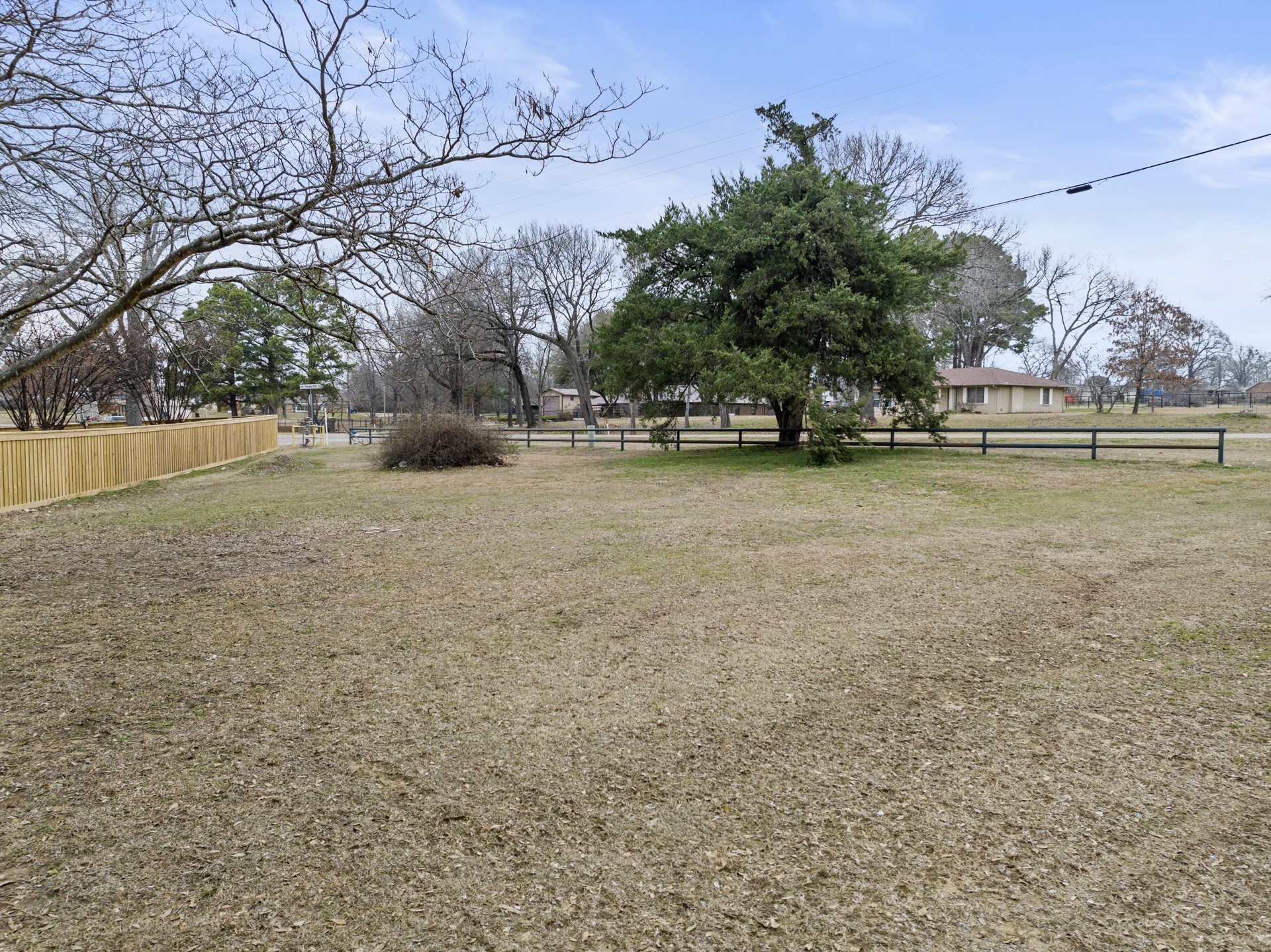 2533 Greenhill Road