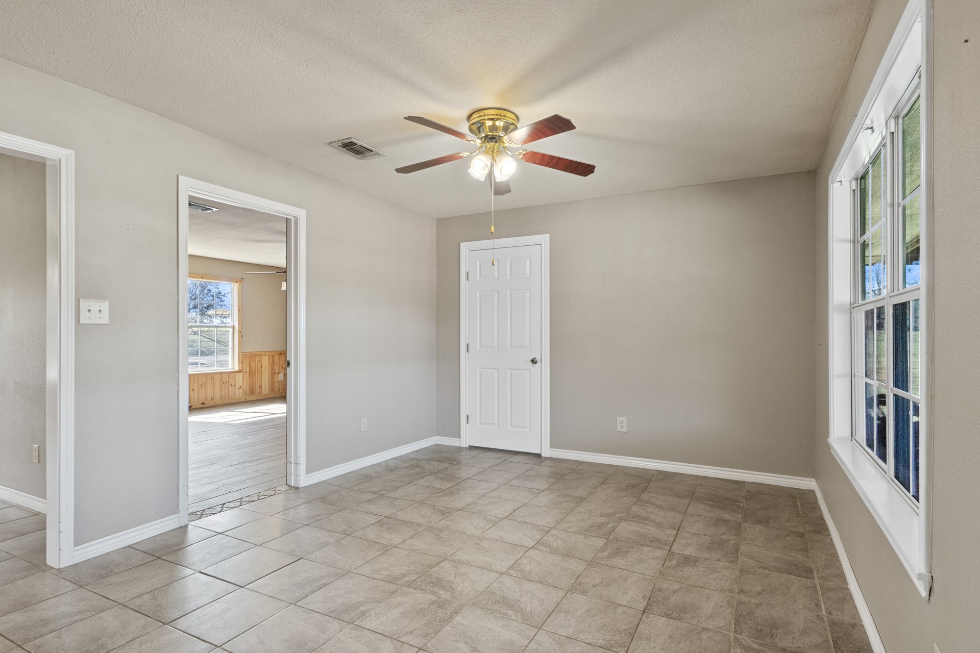1135 COUNTY ROAD 2112