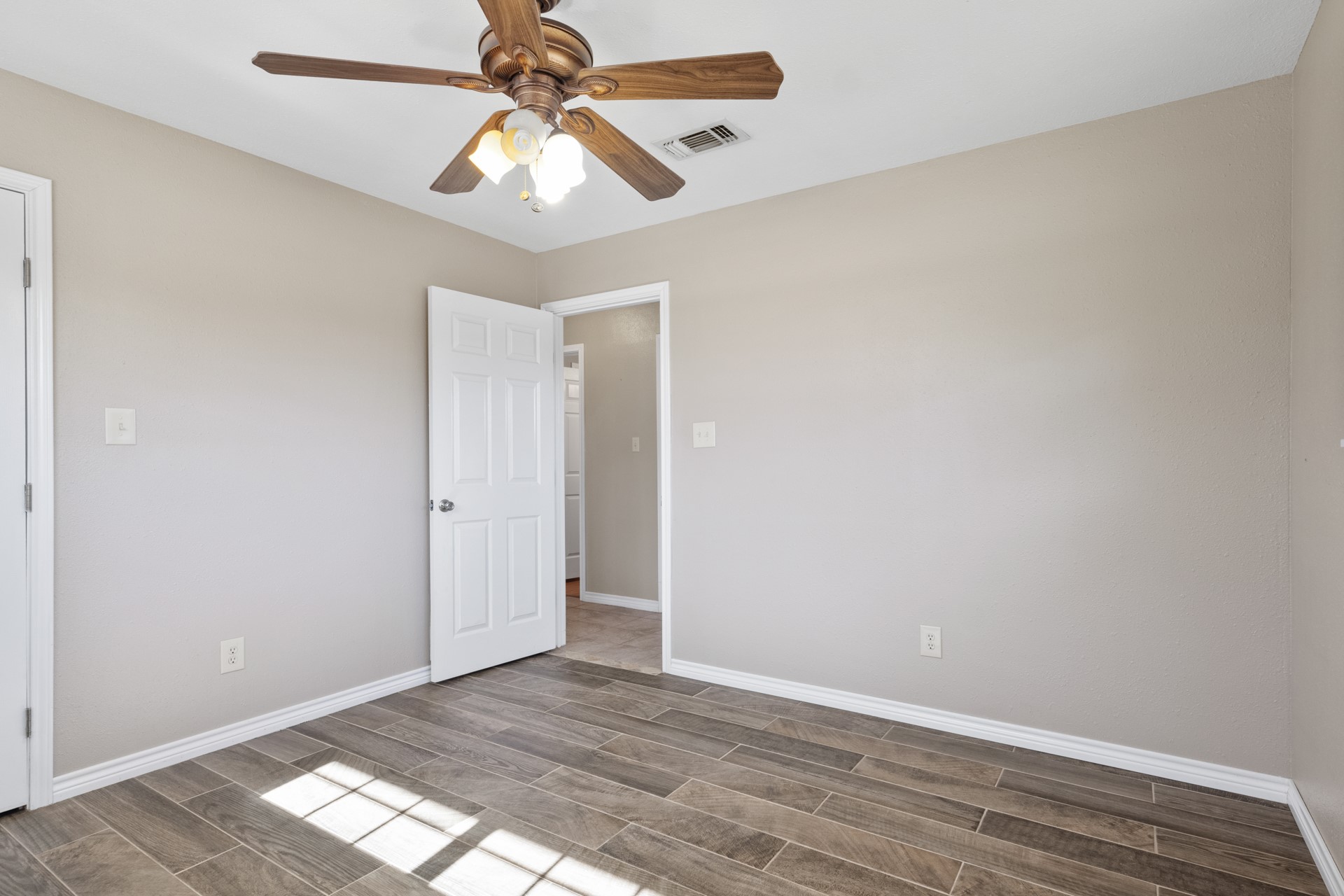1135 COUNTY ROAD 2112
