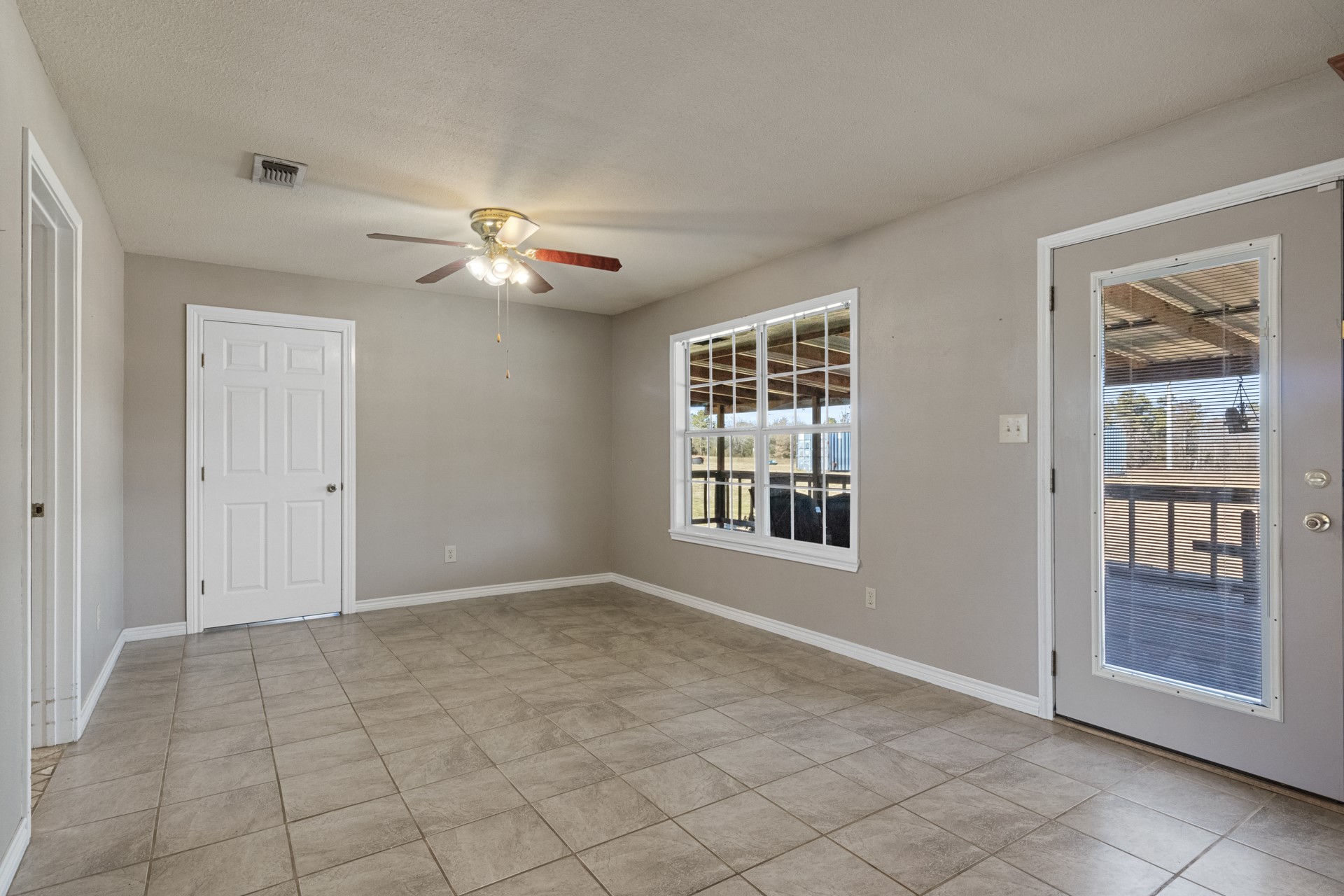 1135 COUNTY ROAD 2112