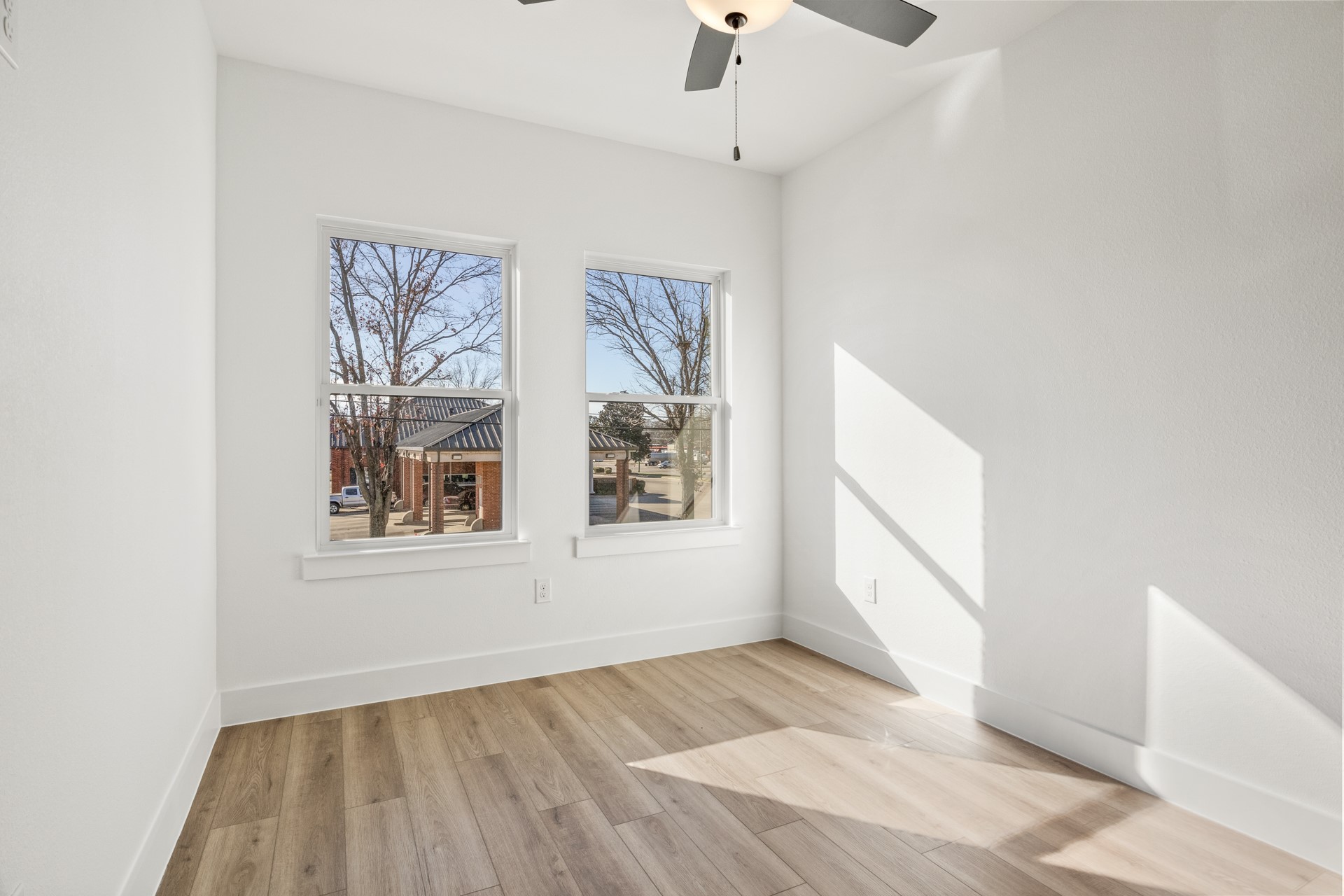 196 W 17 th Street