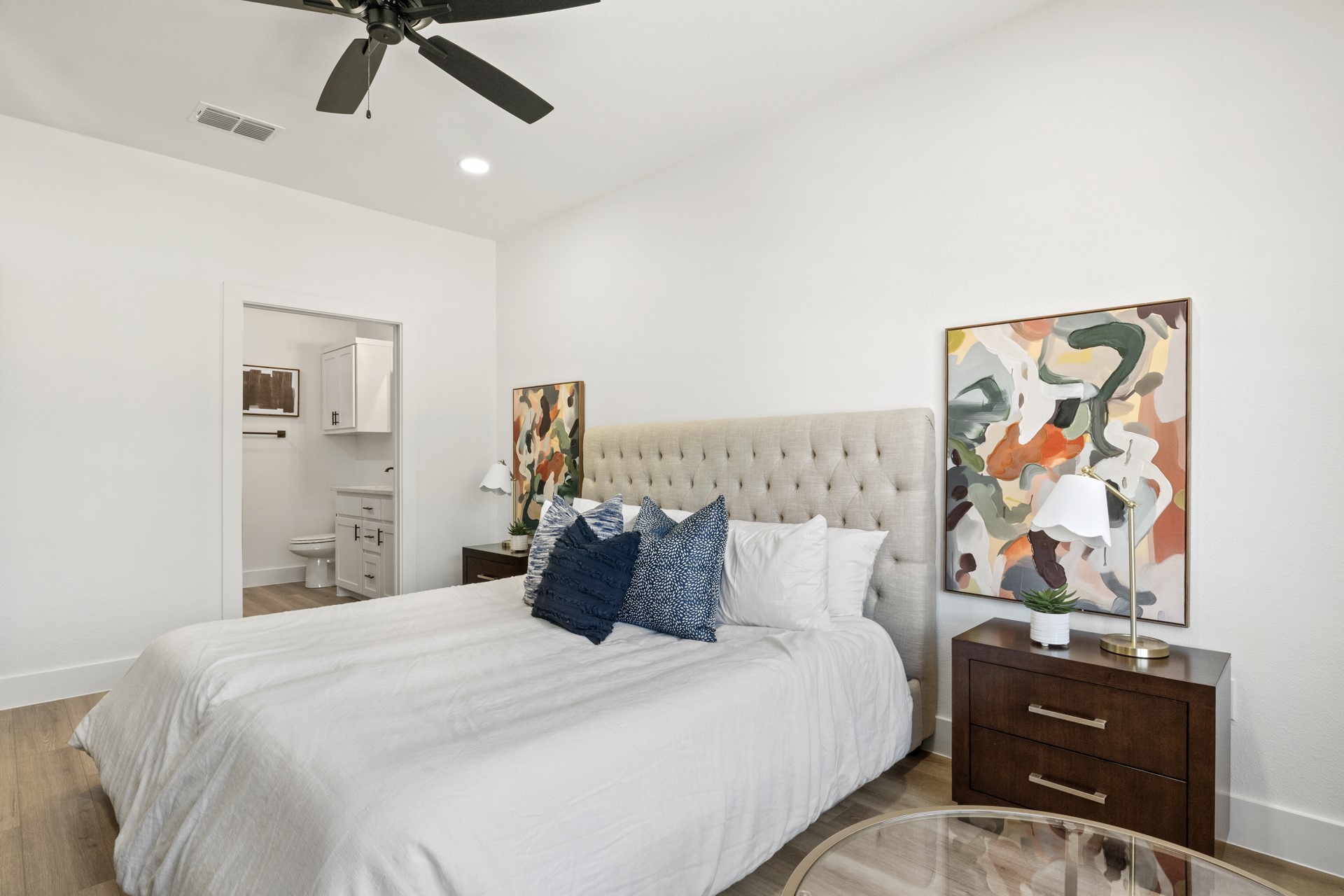 196 W 17 th Street