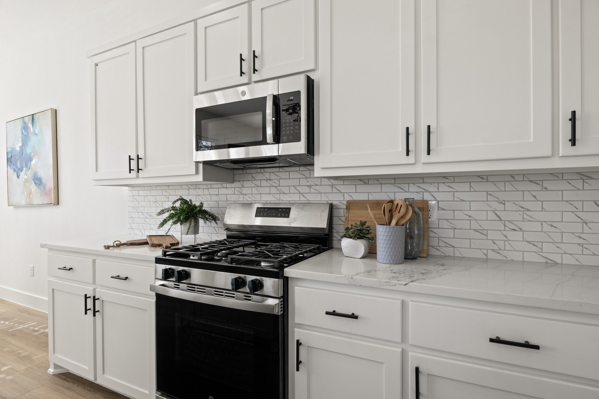 196 W 17 th Street