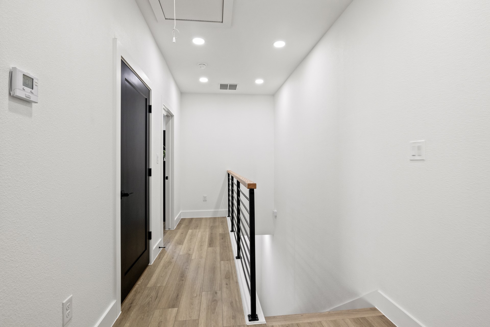 196 W 17 th Street