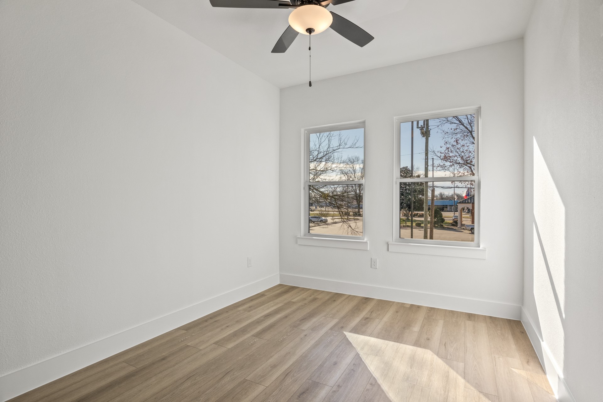 196 W 17 th Street