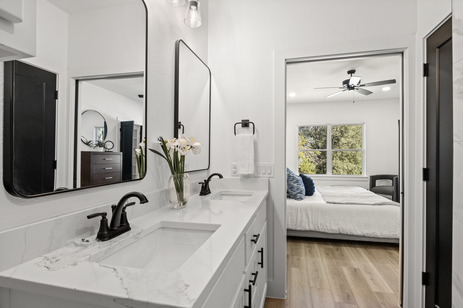 196 W 17 th Street