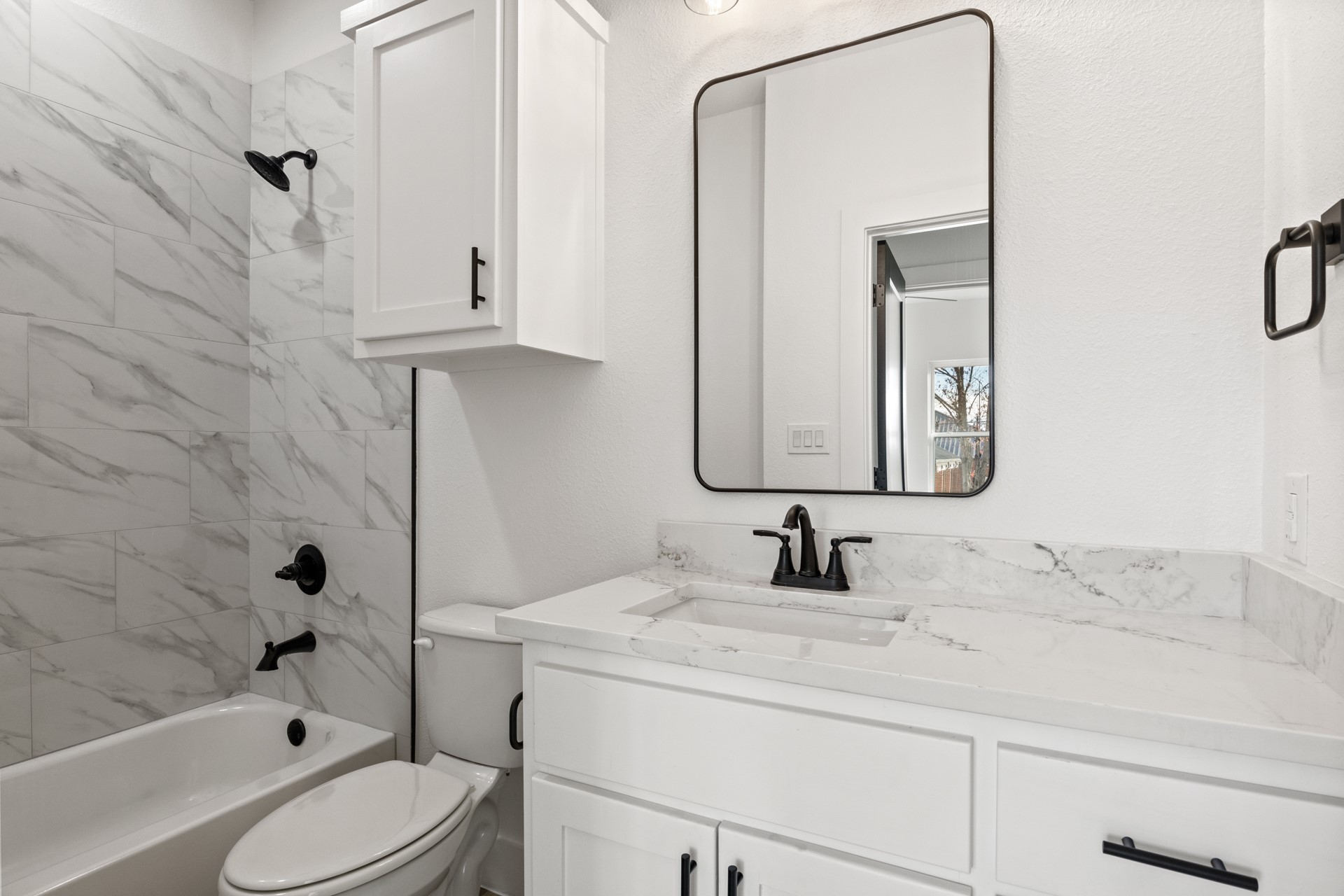 196 W 17 th Street