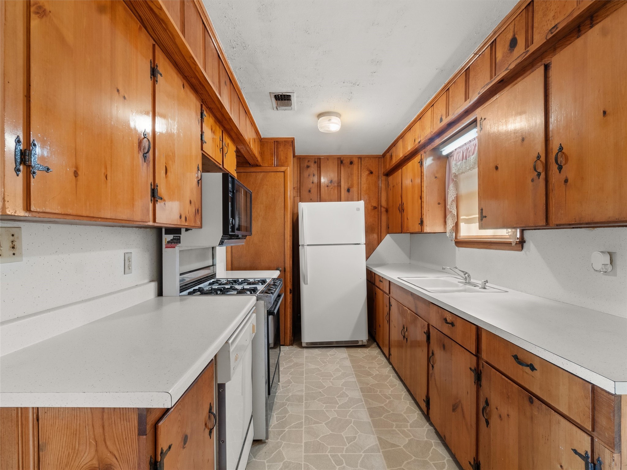 387 HIGHWAY 49