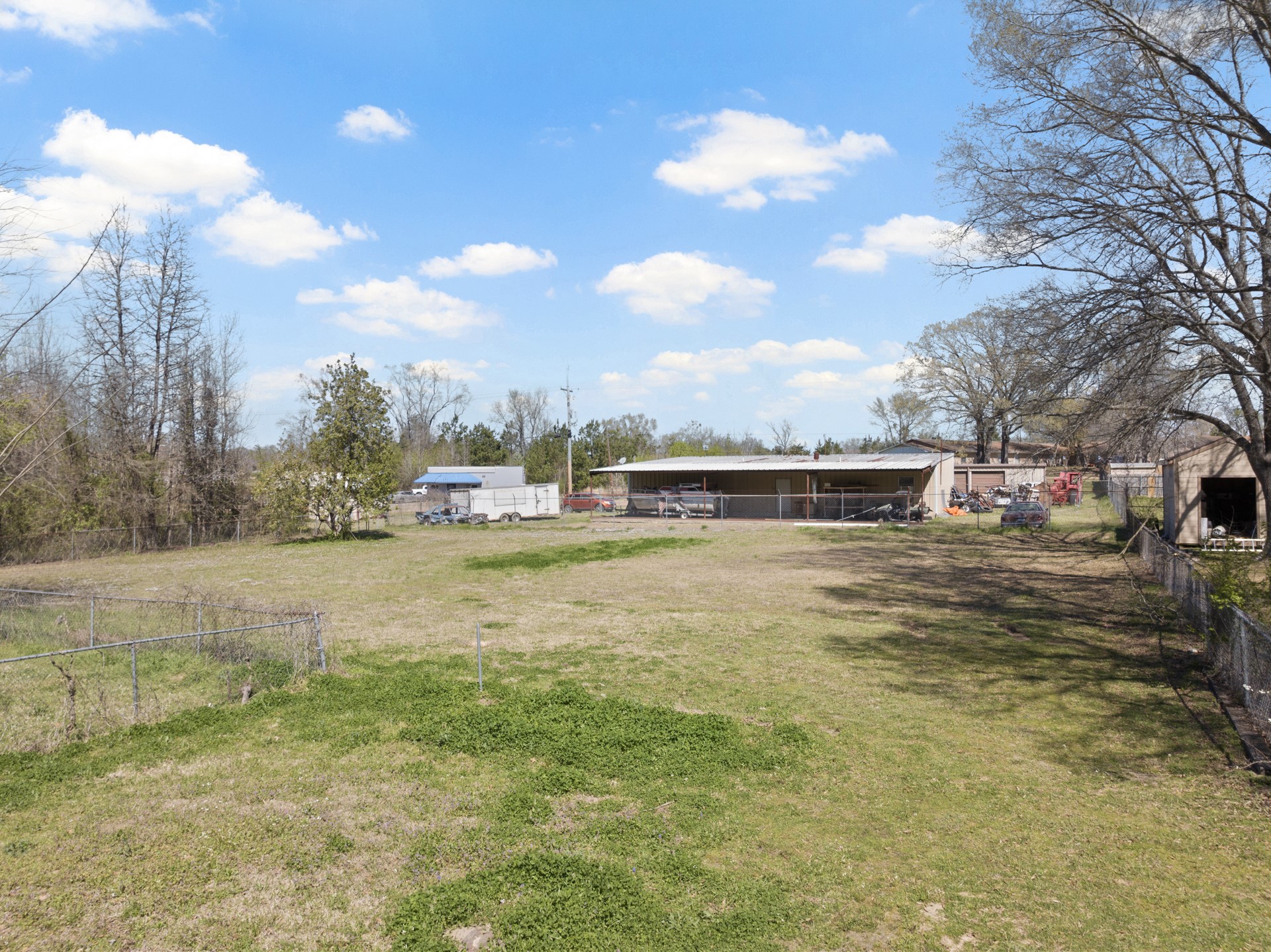 609 E Main